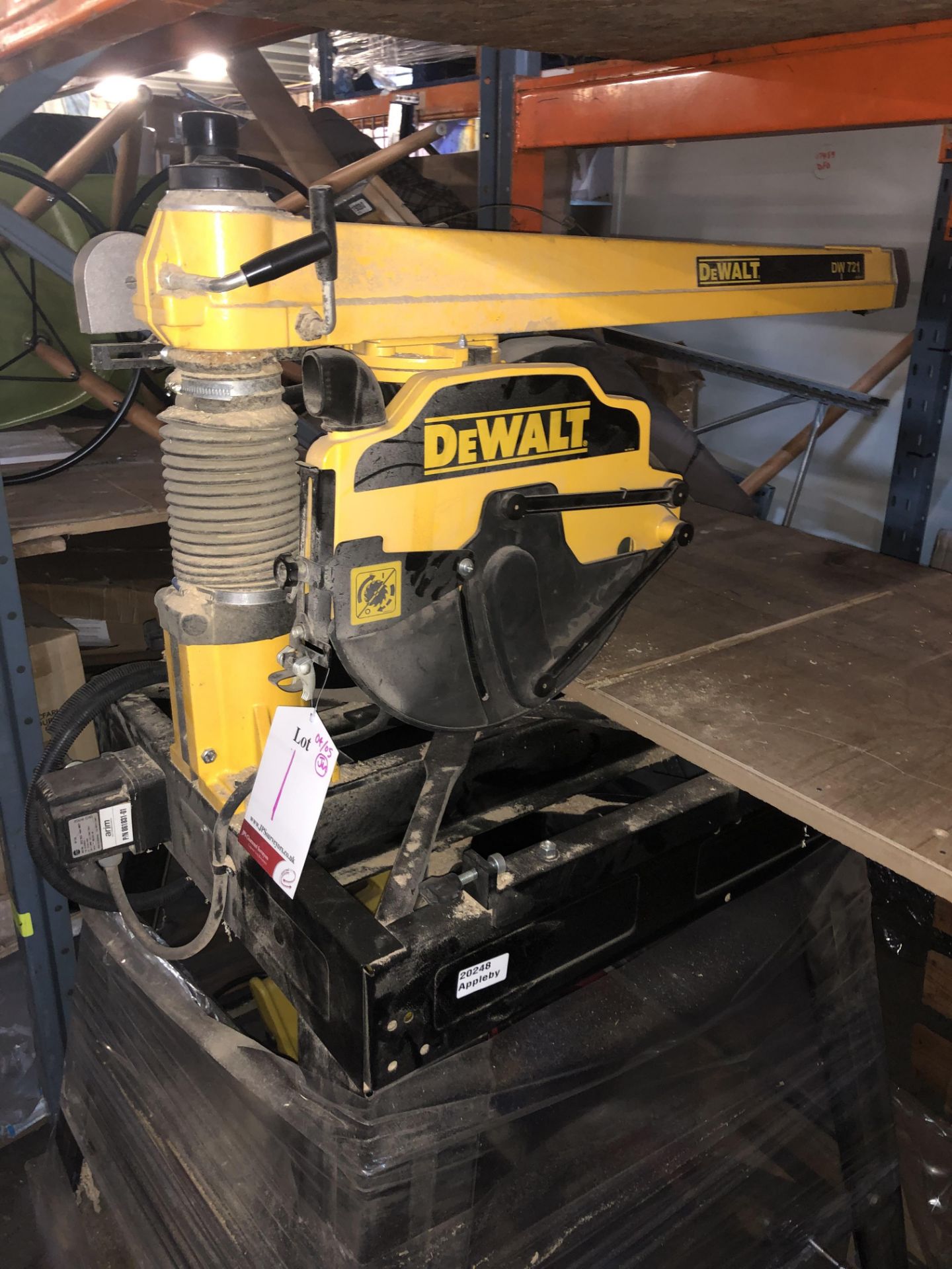 Dewalt DW721 Radial Arm Saw w/ Stand - Image 2 of 5