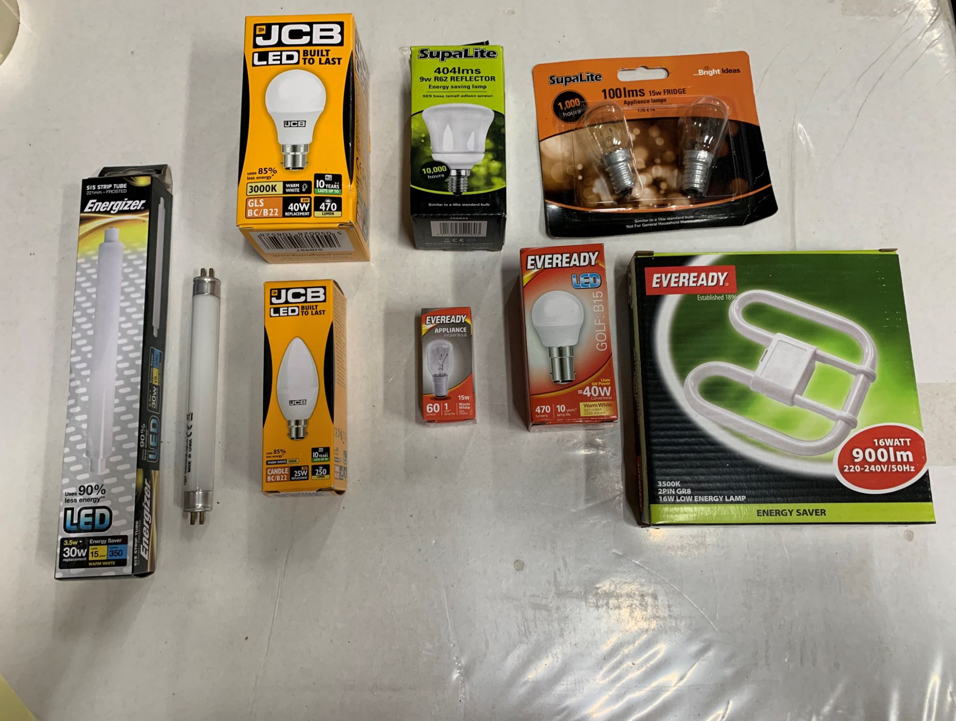 Mixed lot of branded light bulbs