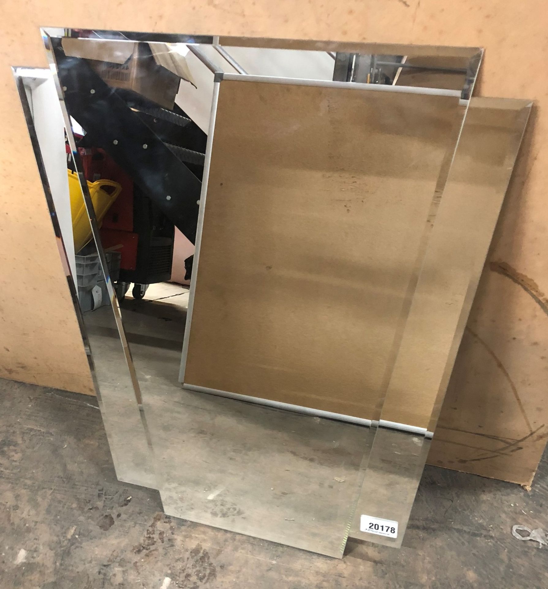 Ex Display Wall Mountable Bathroom Mirror | 80cm x 60cm - Image 3 of 3