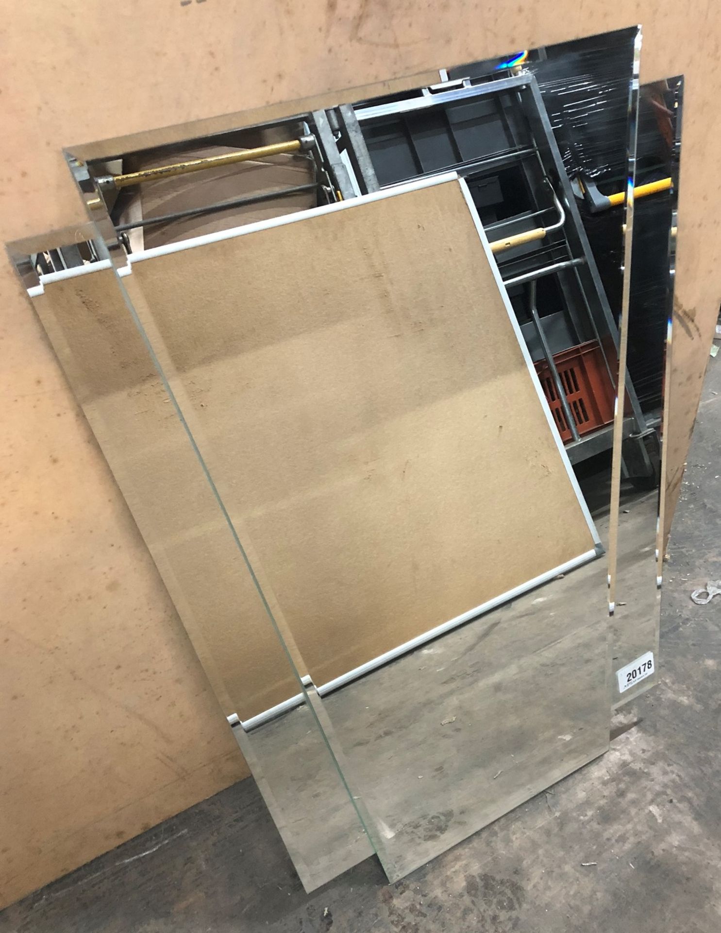 Ex Display Wall Mountable Bathroom Mirror | 80cm x 60cm - Image 2 of 3