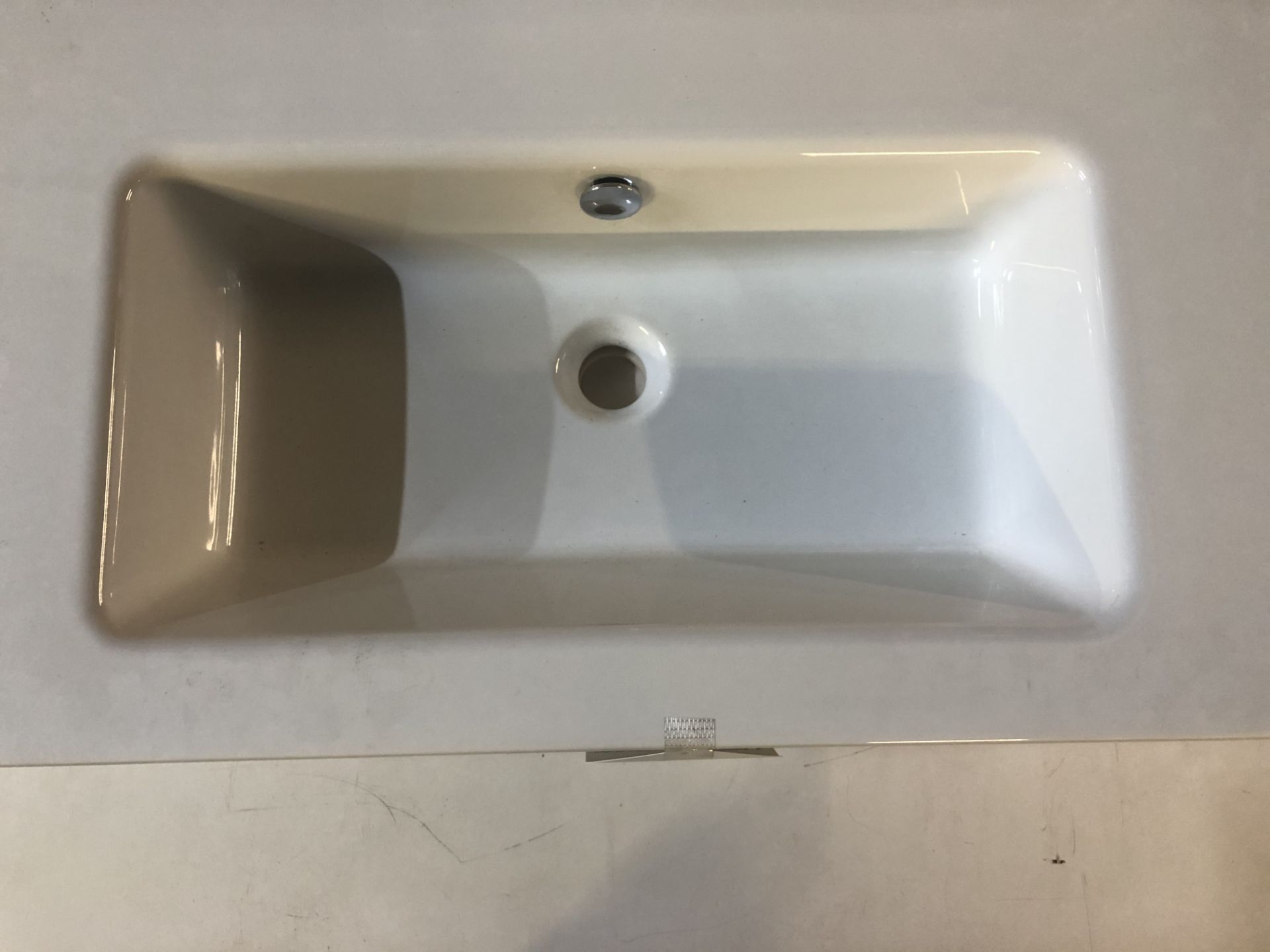 Ex Display Catalano 80Li Ceramic Wash Basin - Image 4 of 5