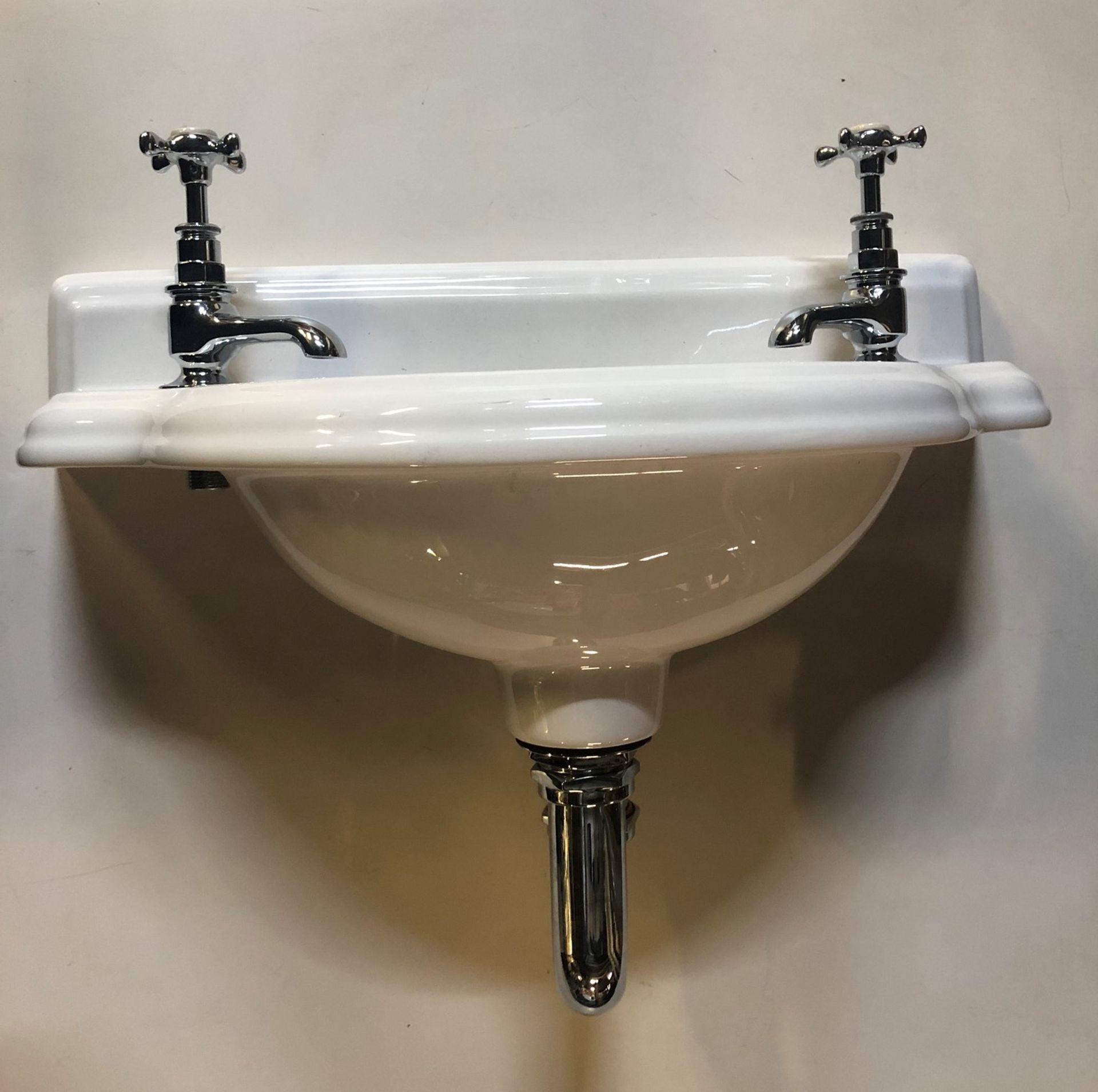 Ex Display Thomas Crapper & Company Vintage Style Ceramic Sink - Image 2 of 3