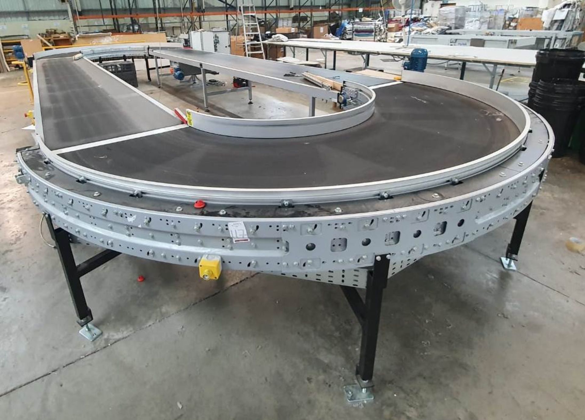 4 Sectional Belt Conveyor/Carousel System - Image 2 of 6