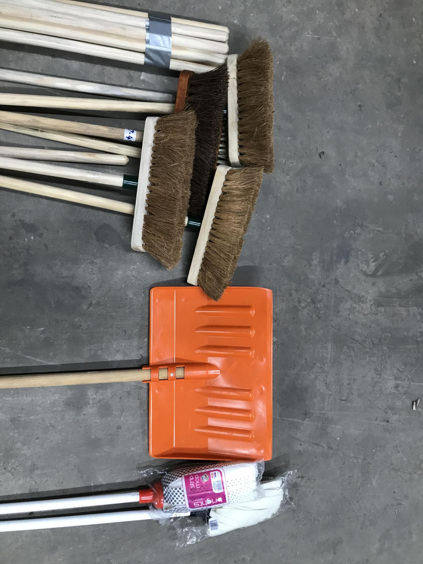 Various Cleaning Tools - Image 2 of 2