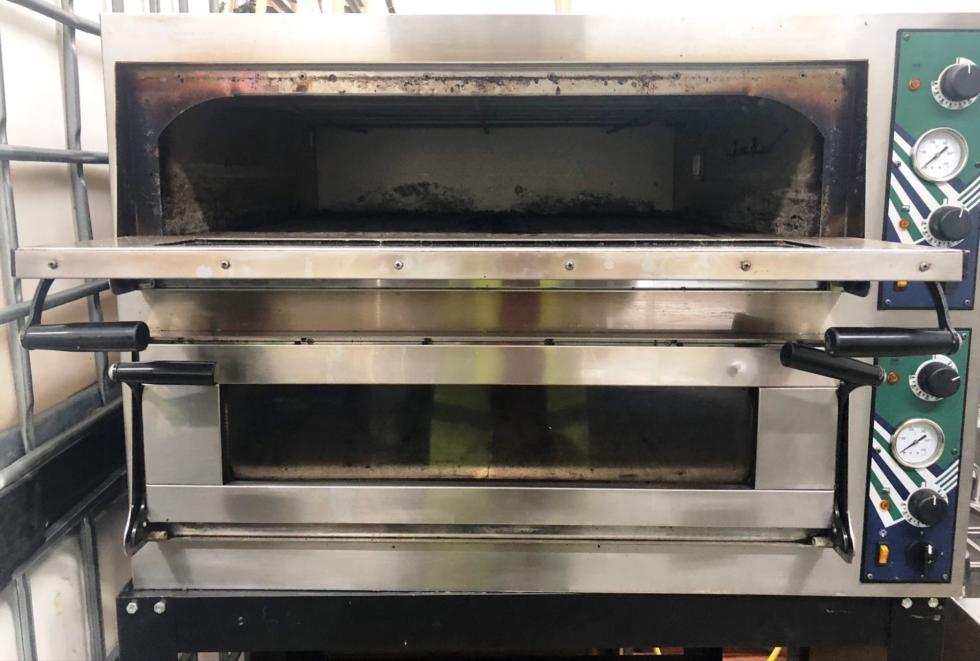 Hostek Trays44 New Glass Twin Deck Pizza Oven on Mobile Stand | 400v | YOM: 2017 - Image 5 of 6