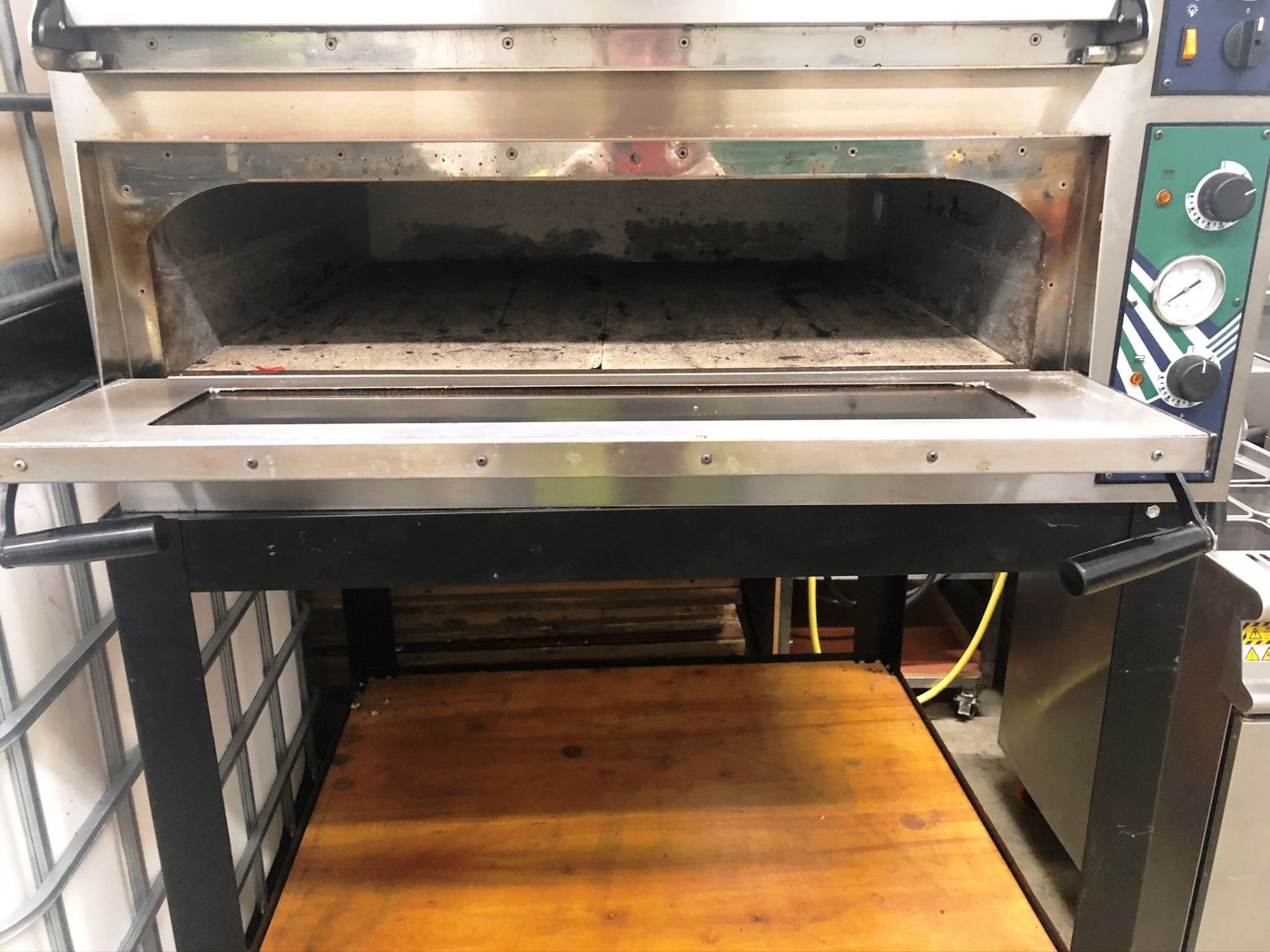Hostek Trays44 New Glass Twin Deck Pizza Oven on Mobile Stand | 400v | YOM: 2017 - Image 4 of 6