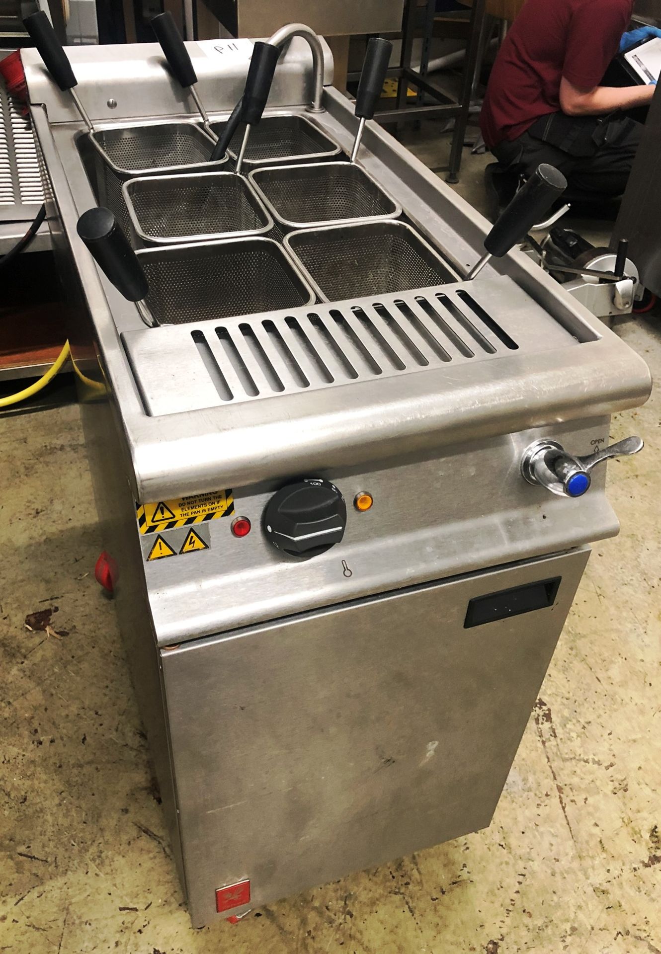 Falcon Dominator E3204 Electric Pasta Boiler w/ Baskets | 400v | YOM: 2019 - Image 3 of 5