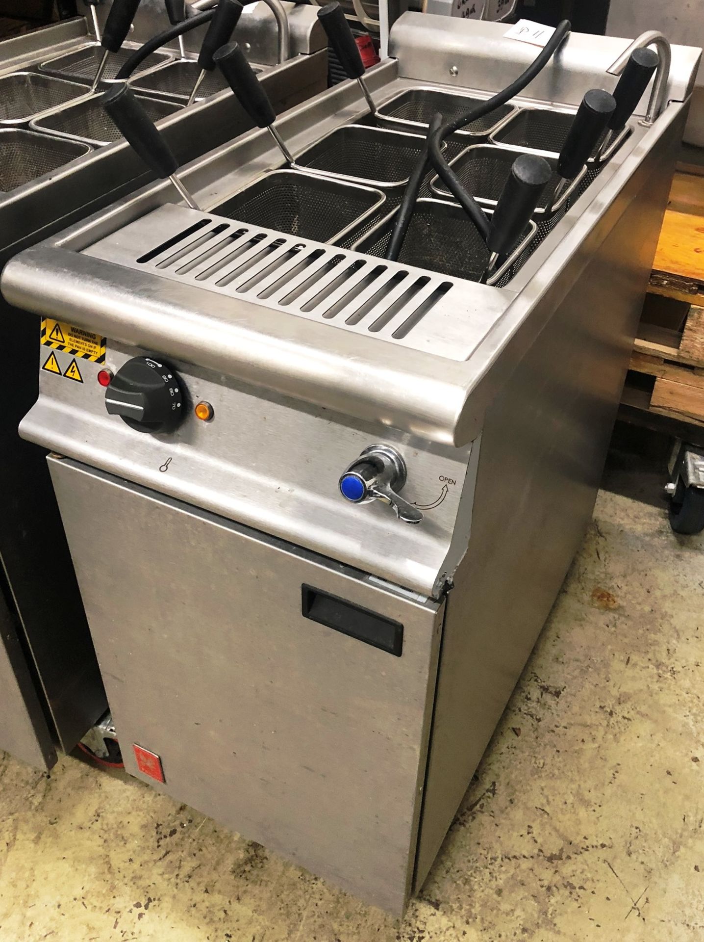 Falcon Dominator E3204 Electric Pasta Boiler w/ Baskets | 400v | YOM: 2019