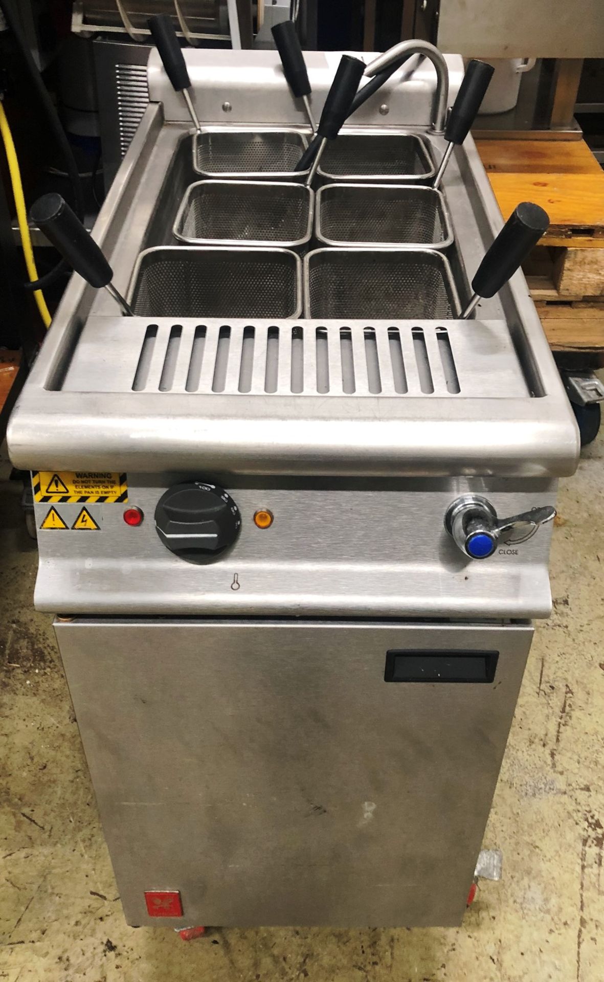 Falcon Dominator E3204 Electric Pasta Boiler w/ Baskets | 400v | YOM: 2019 - Image 2 of 5