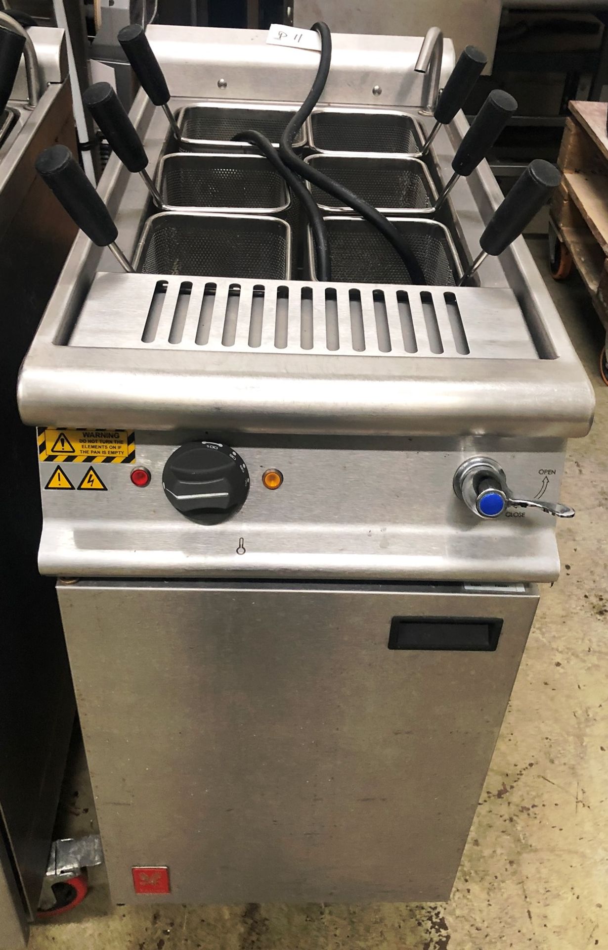 Falcon Dominator E3204 Electric Pasta Boiler w/ Baskets | 400v | YOM: 2019 - Image 2 of 6