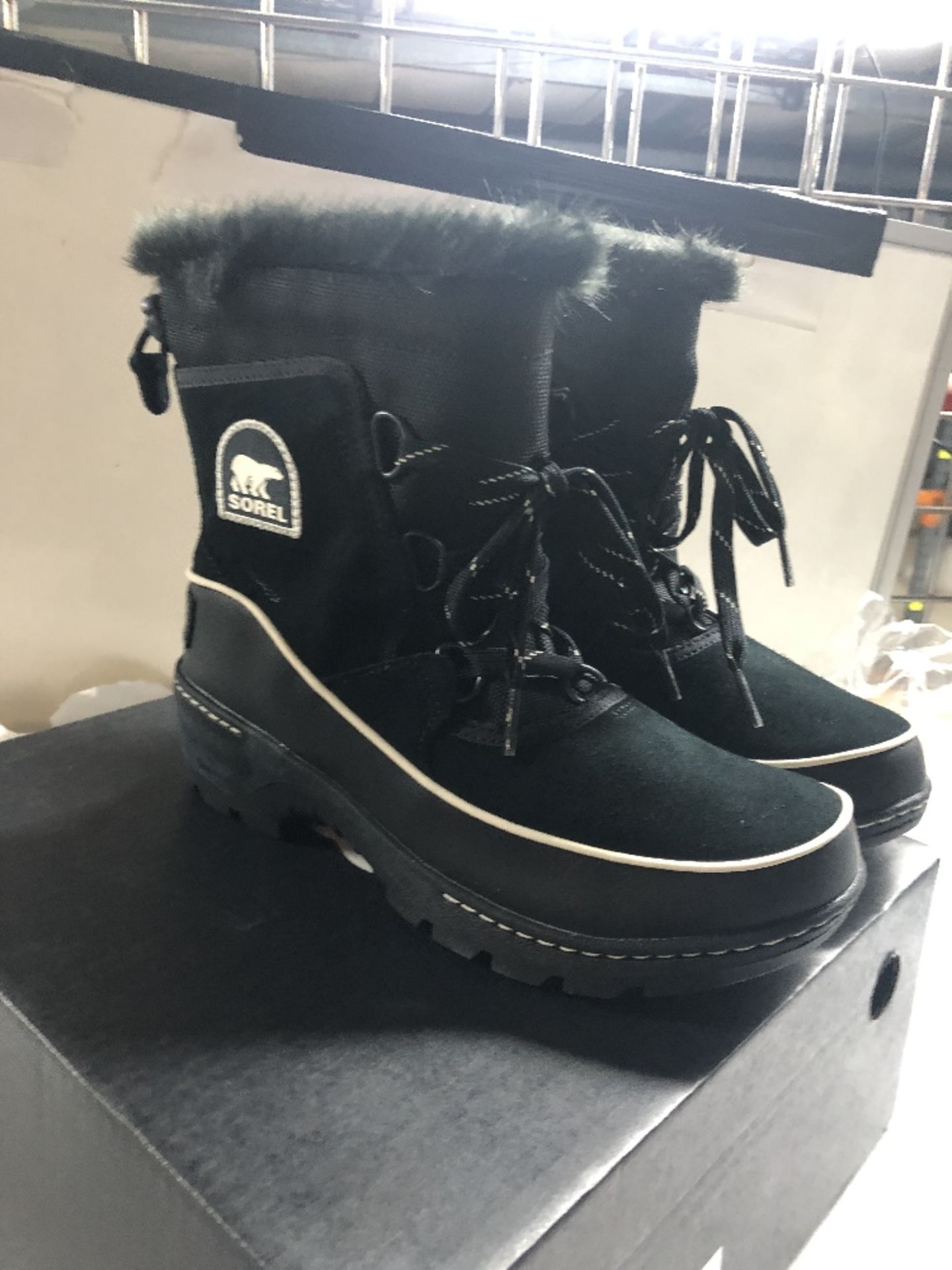 Sorel Boots. UK 5 - Image 2 of 3