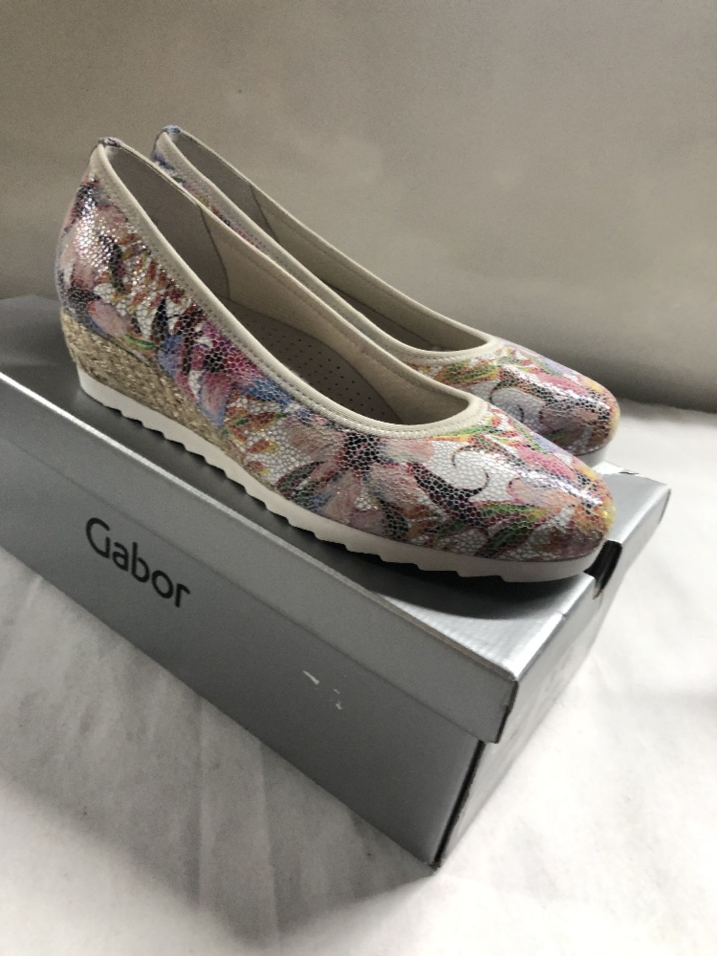 Gabor Wedge Shoes. UK 3 - Image 2 of 3