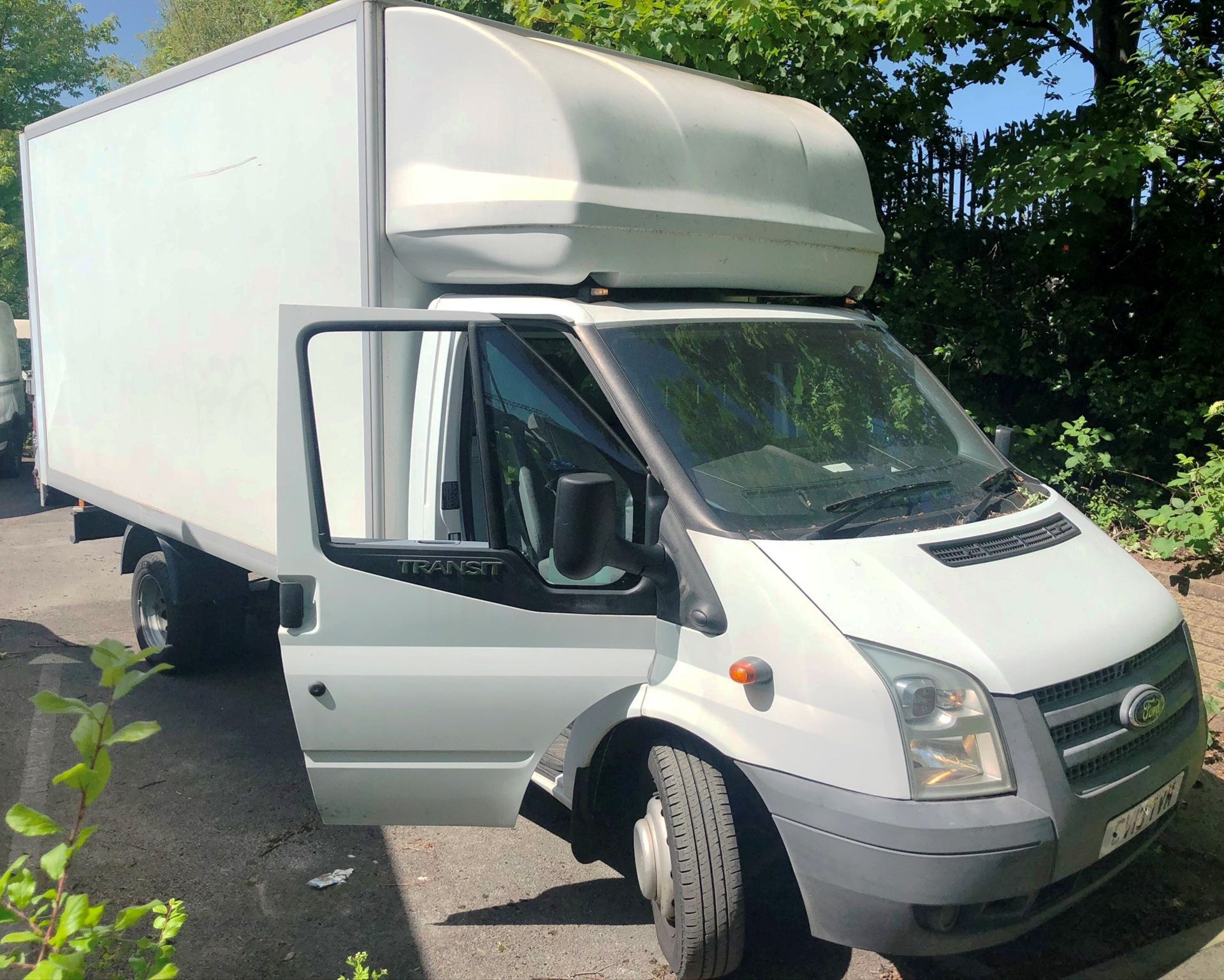 White Ford Transit 155 T350 RWD 3.5T w/ Tail Lift | Reg: CV13 TVM | Mileage: 91,513