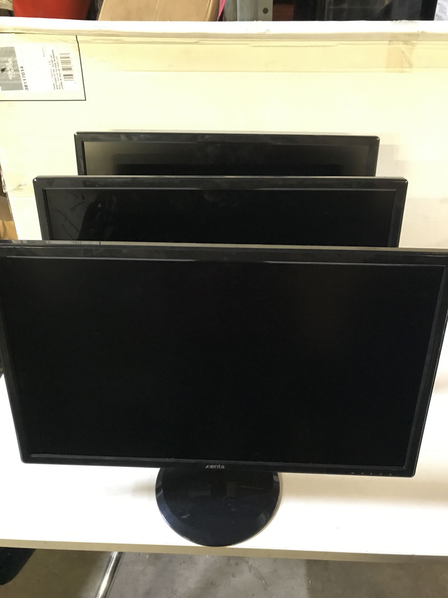 3 x Xenta 870069 24'' Display Monitors