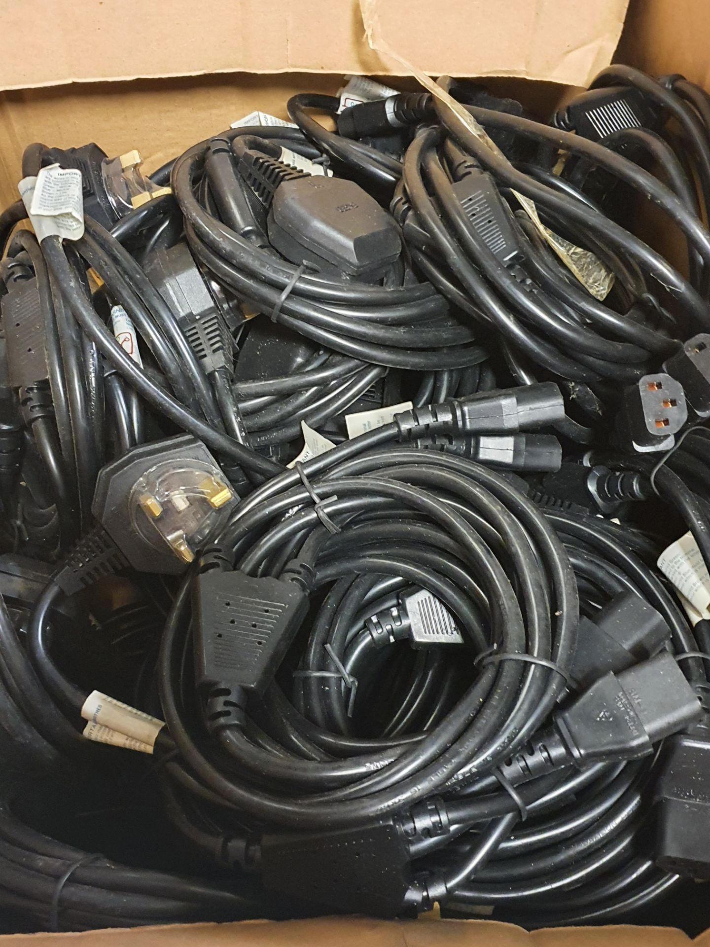 Mixed Lot of IT cables,VGA,Power Cables, HDMI & Ethernet Cables