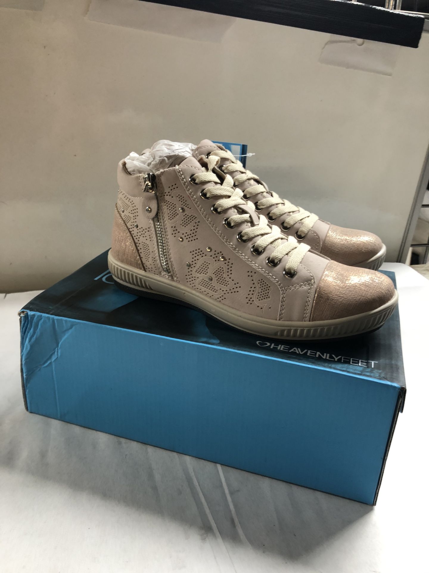 Heavenly Feet High Top Trainers. Eur 39 - Image 2 of 4
