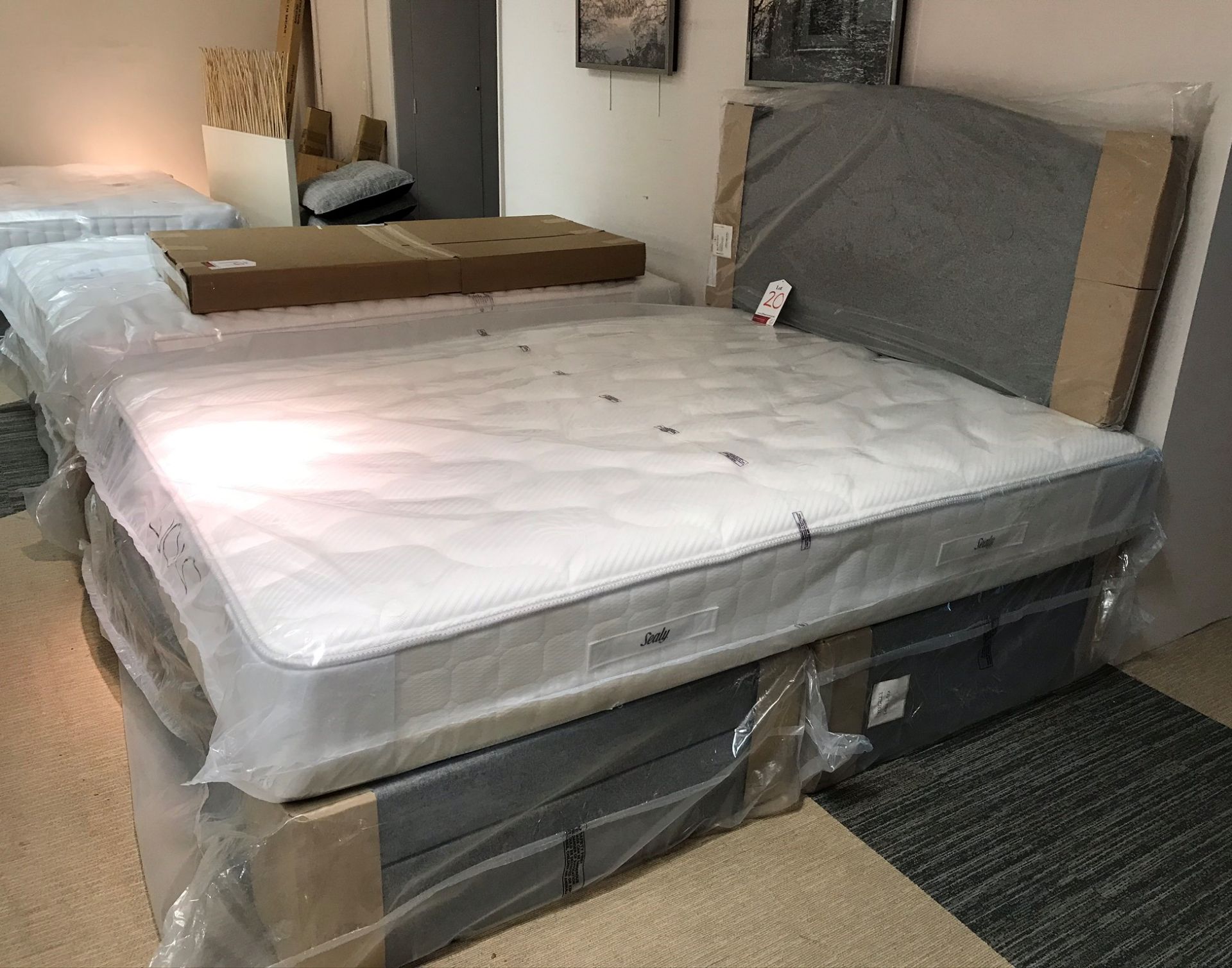 New Sealy Genoa Latex 1400 King Size Mattress w/ 2 Drawer Bed Frame & Headboard in Pebble | RRP£1,44 - Image 4 of 5