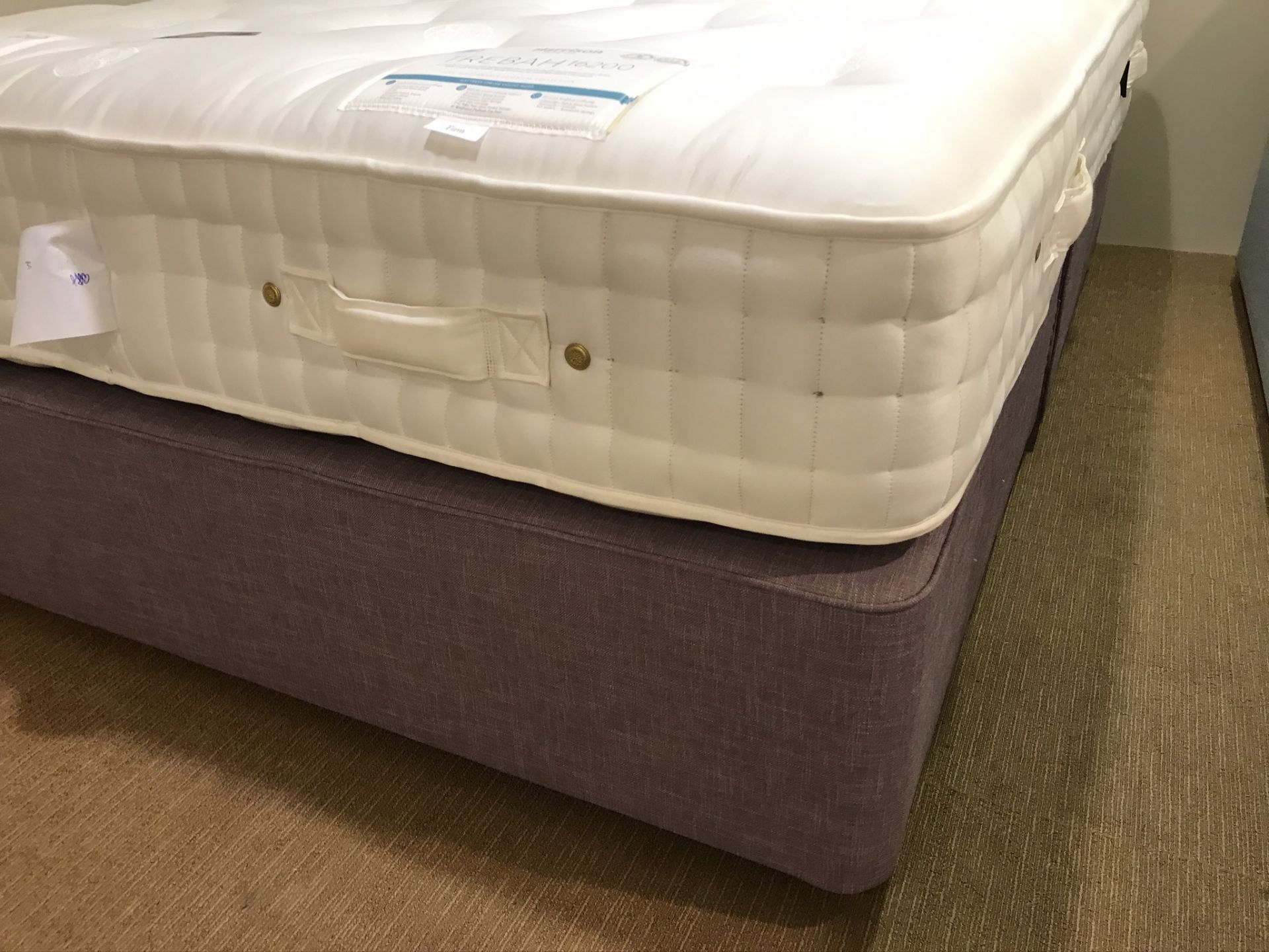 Ex Display Harrison Trebah 16200 King Size Mattress - Medium/Firm w/ True Edge 2500 Divan Set & Head - Image 4 of 5