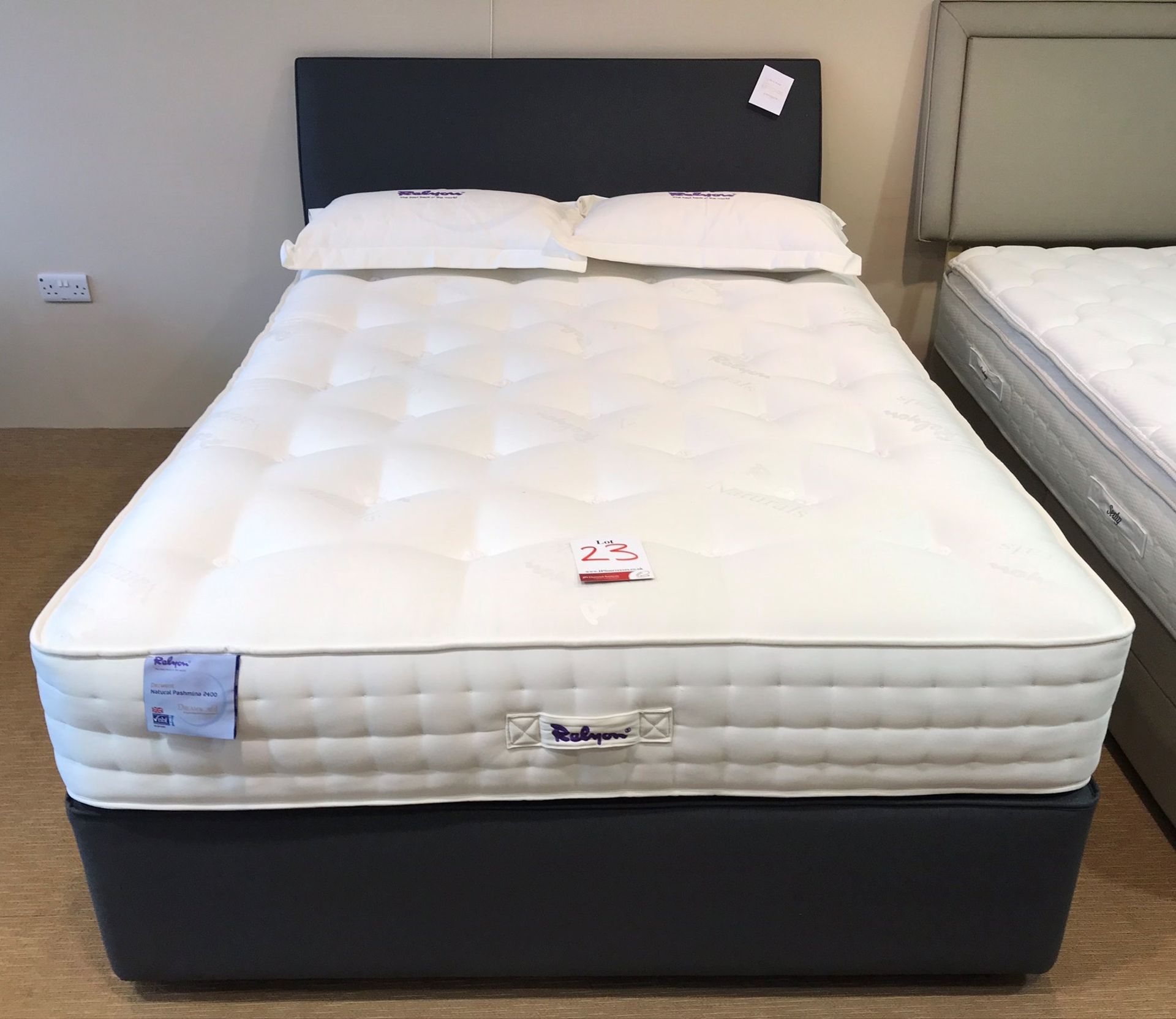 Ex Display Relyon Derwent Natural Pashmina 2400 Firm Edge King Size Mattress w/ 2 Drawer Bed Frame &