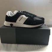 Champion Trainers. UK 9