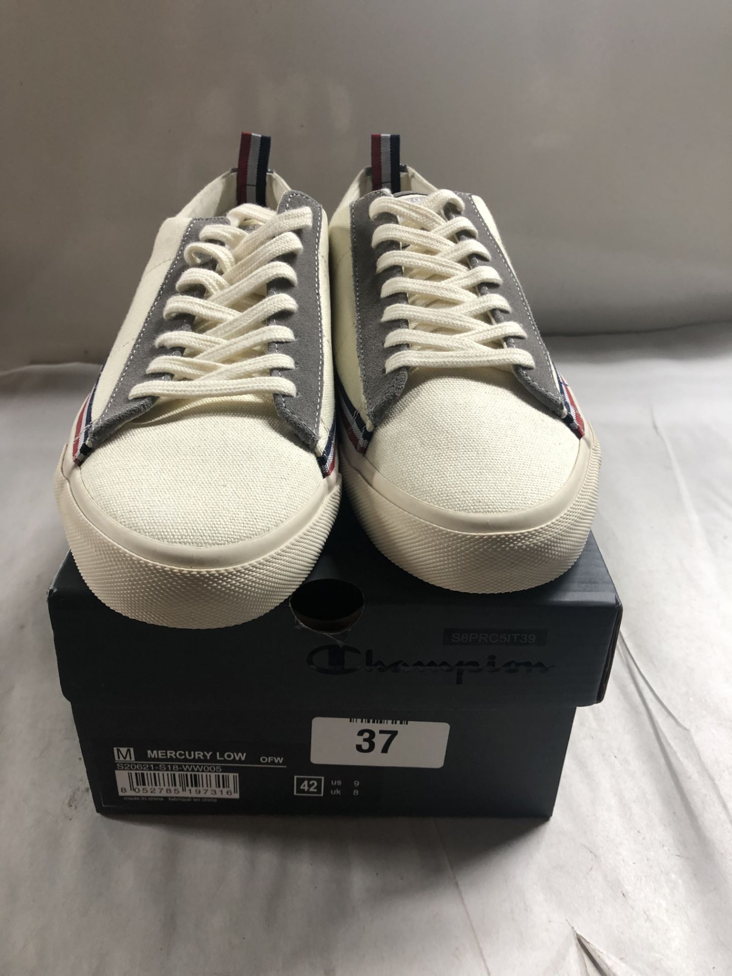 Champion Sneakers. UK 8 - Image 2 of 4