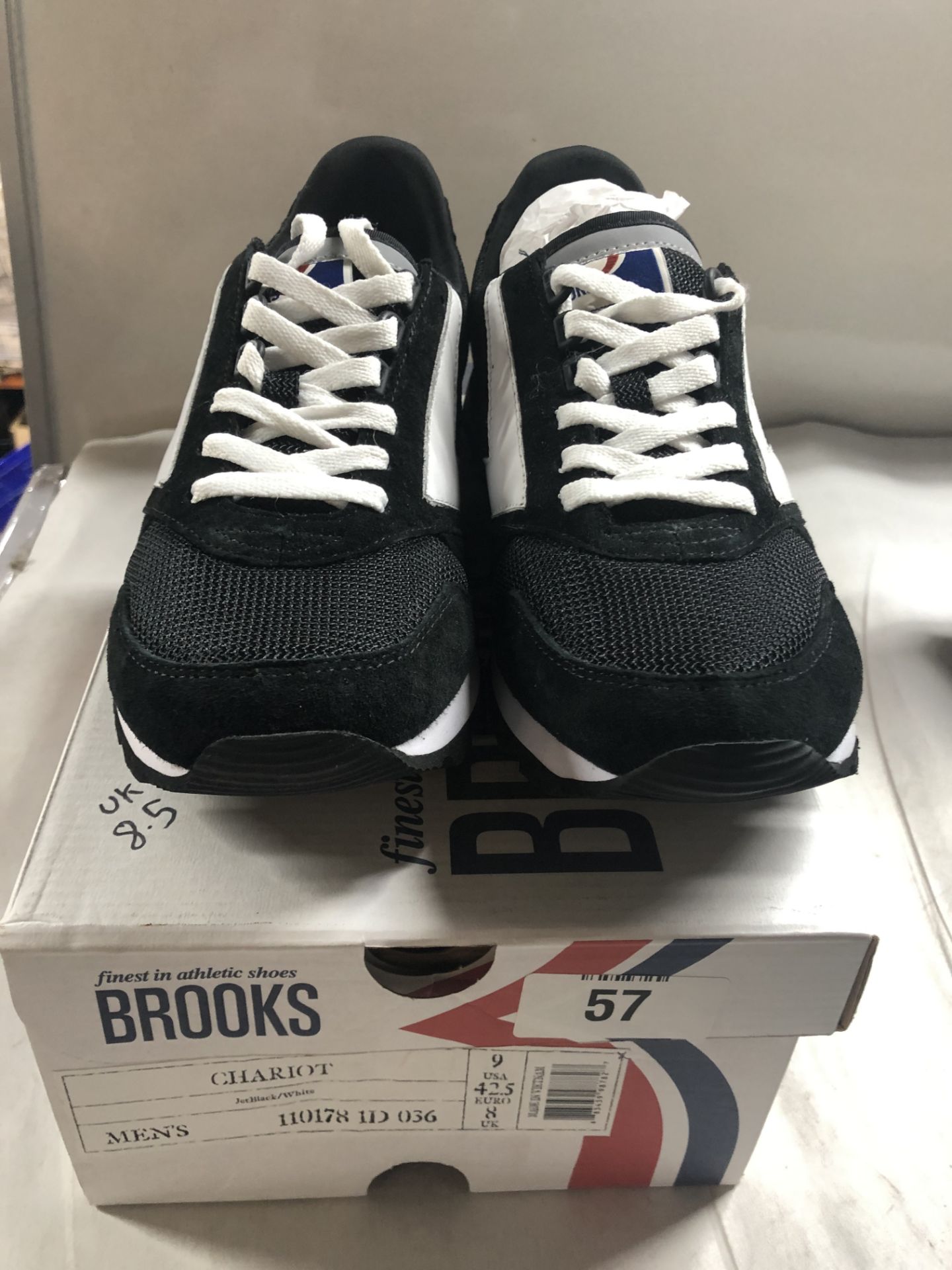 Brooks Trainers. UK 18 - Bild 2 aus 3