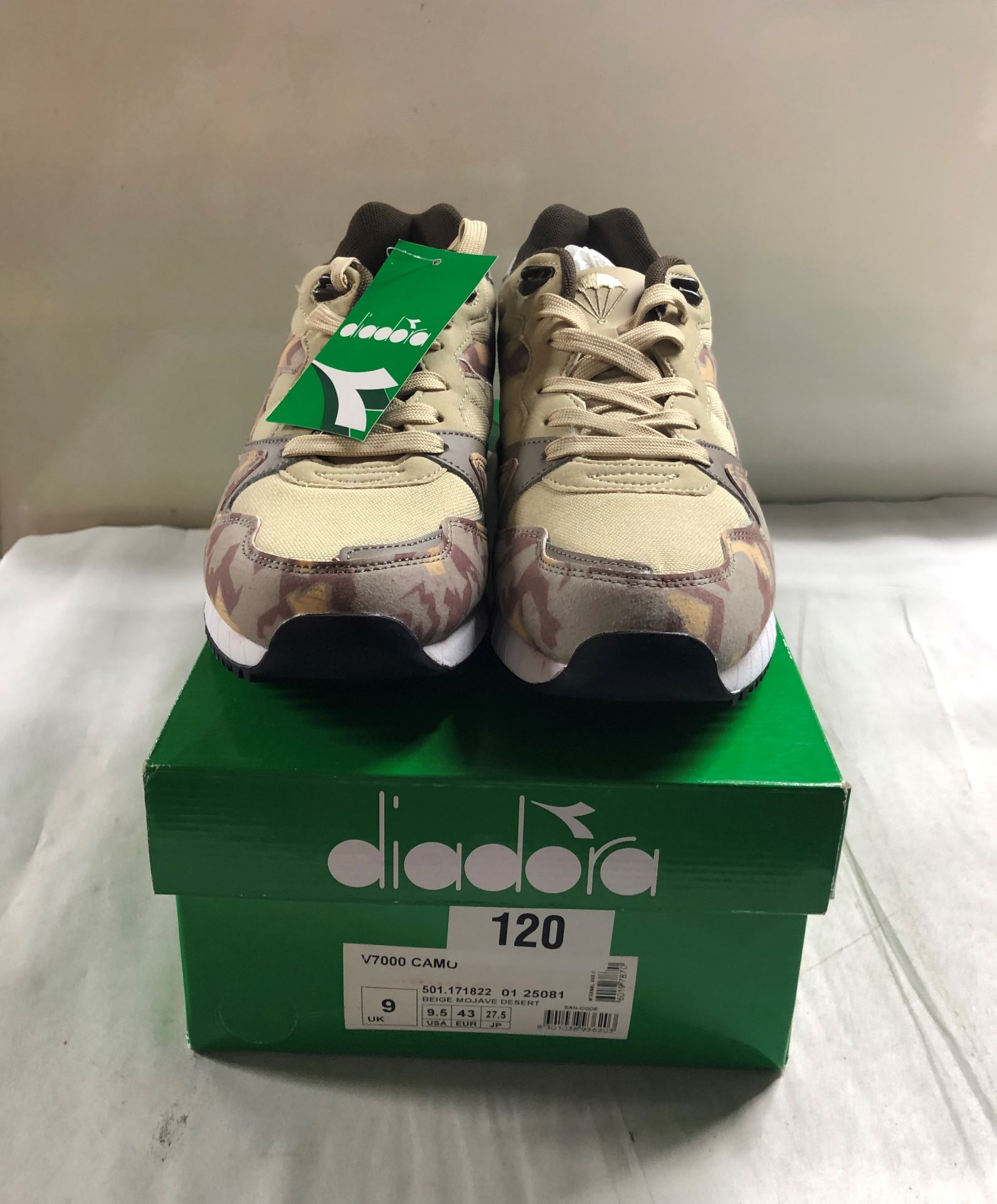 Diadora Trainers. UK 9 - Image 2 of 3