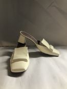 Rayne London Vitello Vernice Pumps. EU 39 RRP; £440.00