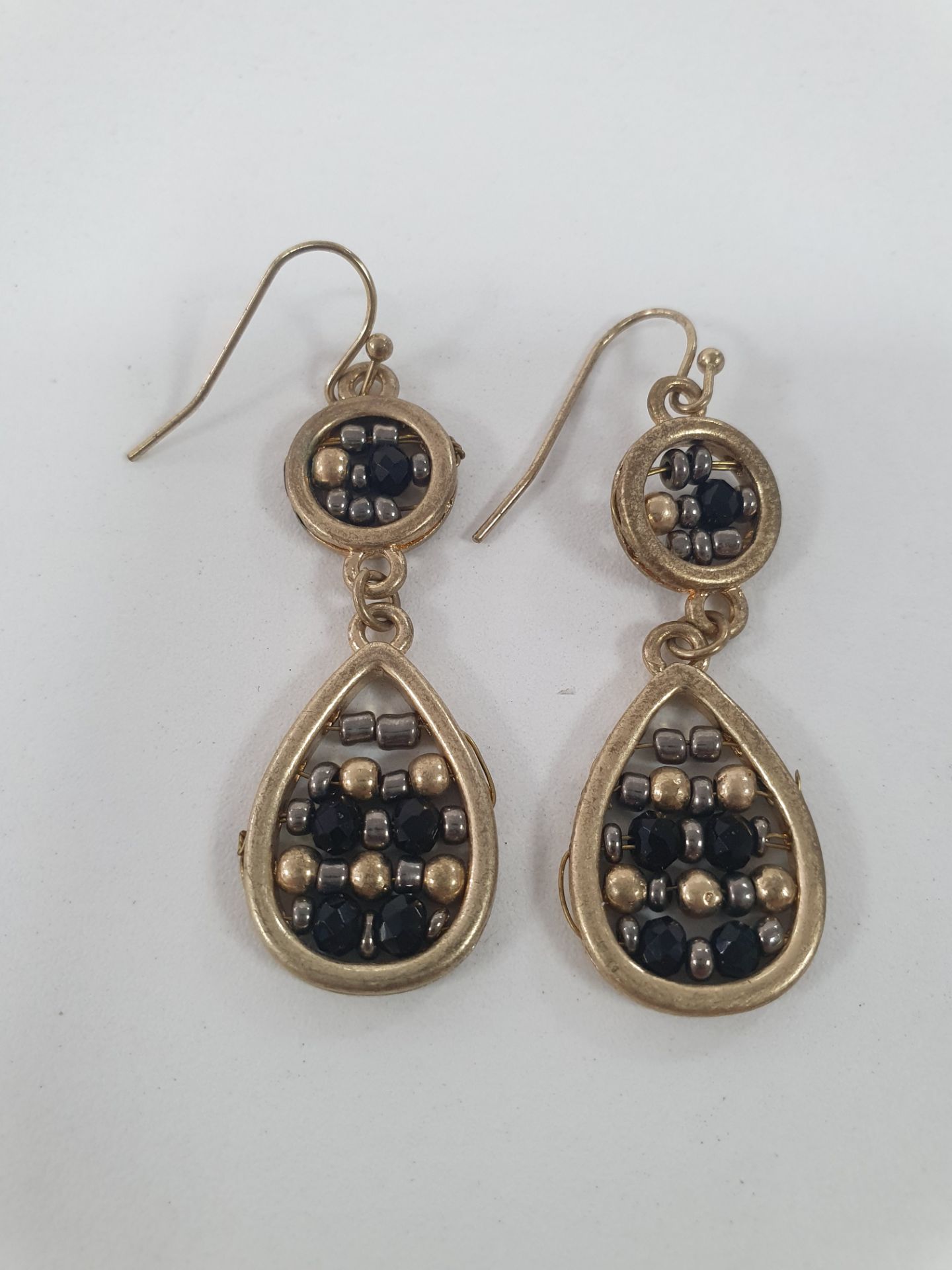 Selection of Art Deco Costume Jewellery. See Photographs