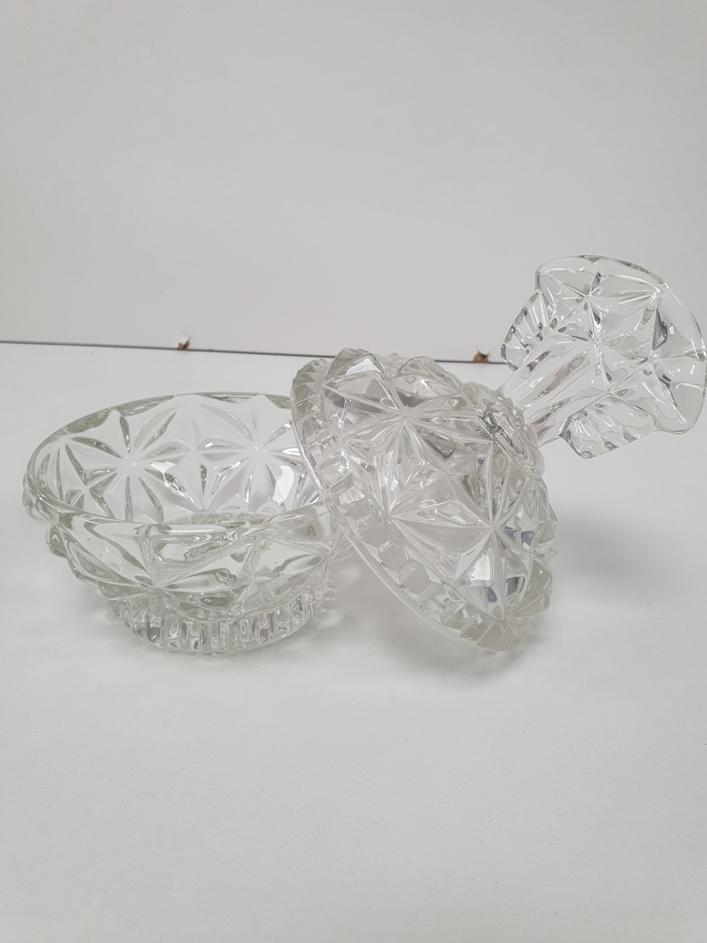 Cut Glass Bon Bon/Trinket Jar - Image 2 of 2