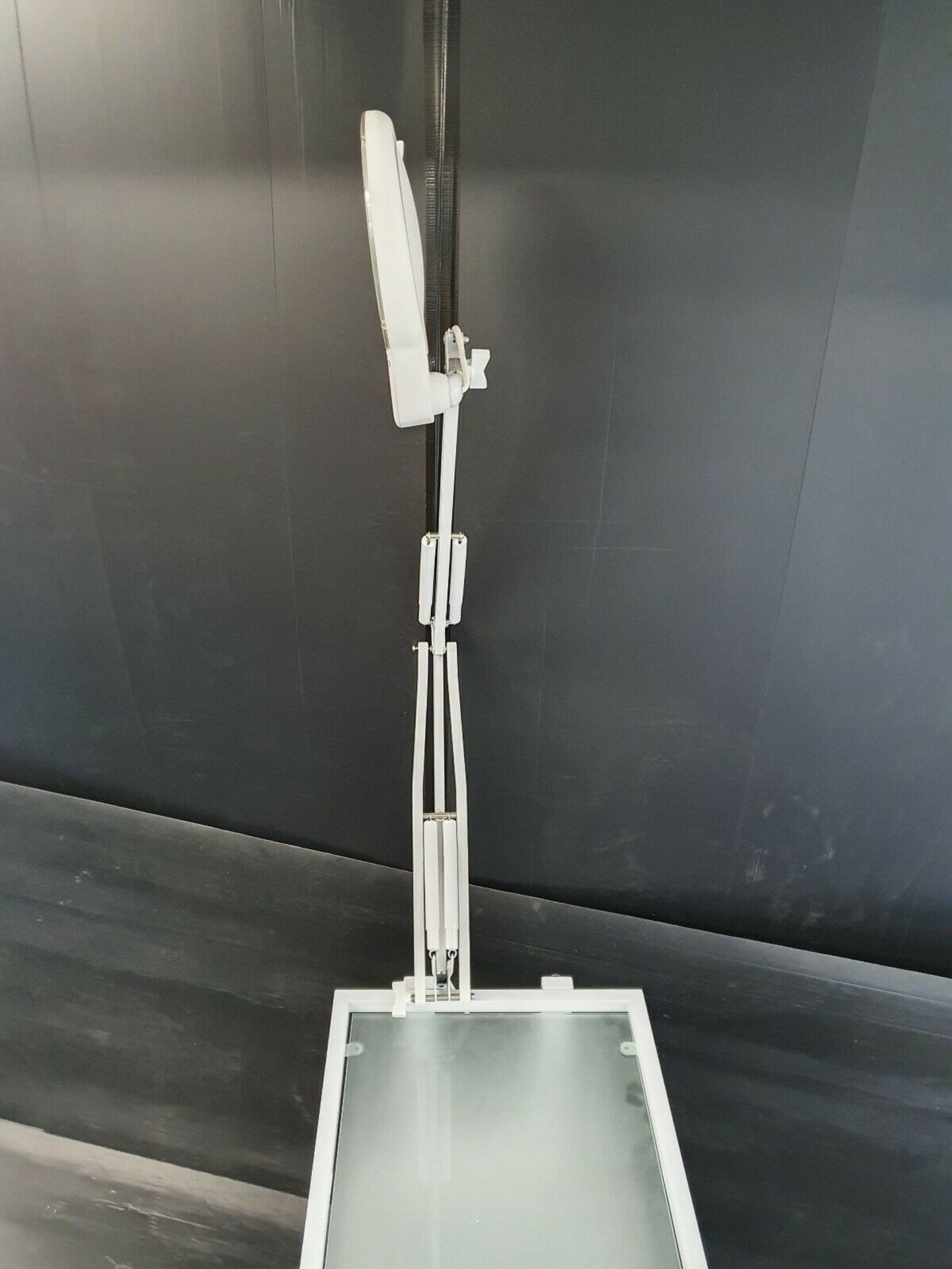 Desk Mounted Treatment Lamp - Image 5 of 6