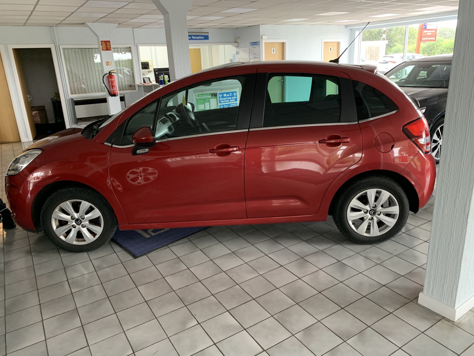 Citroen C3 VTR+ HDI 5 Door Hatchback | Reg: DV10 NHA | 64,154 Miles - Image 5 of 8