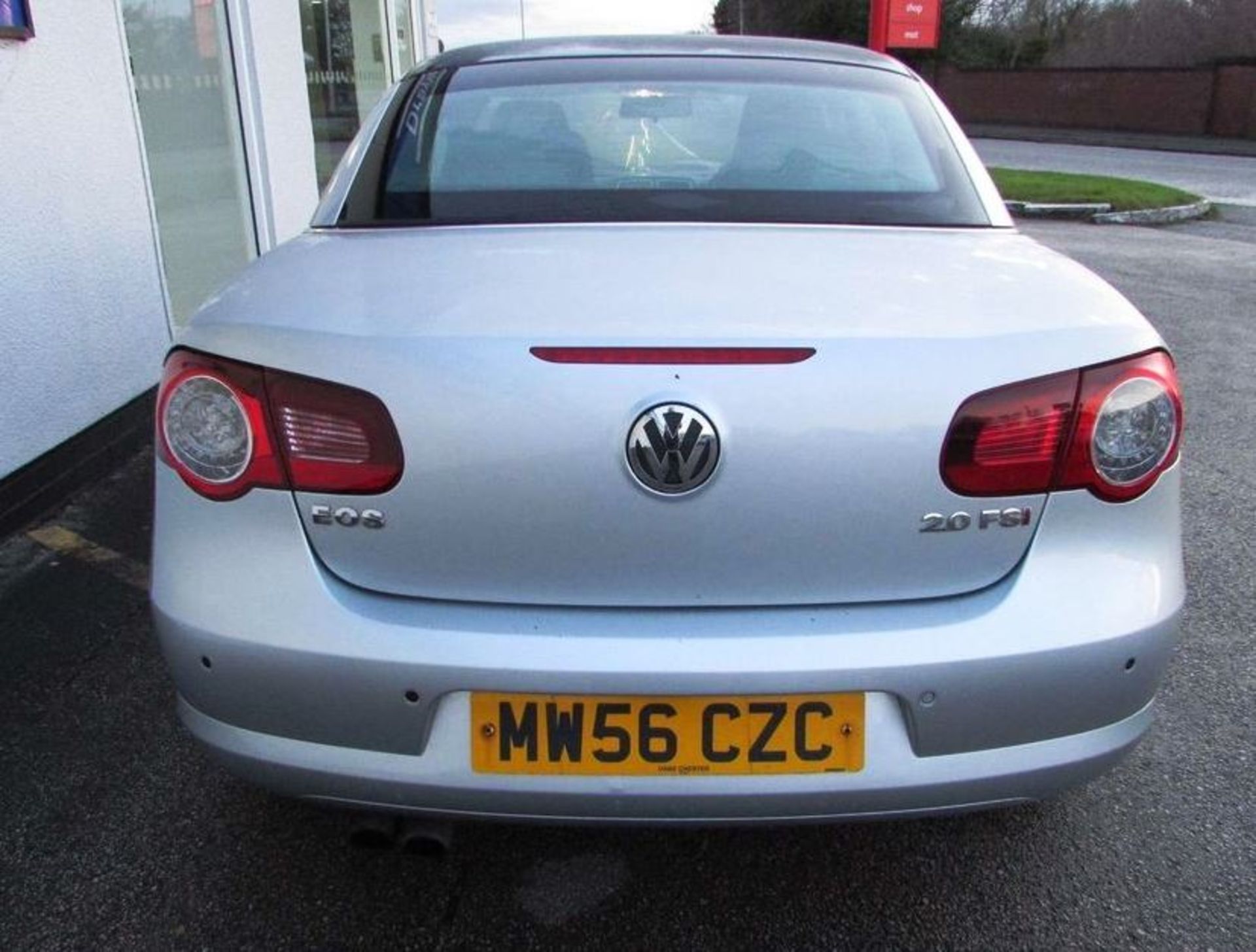 Volkswagen EOS 2.0 T-FSI Sport Cabriolet 2dr | MW56 CZC | Mileage: 87,000 | Forecourt Price £2,790 - Image 5 of 10