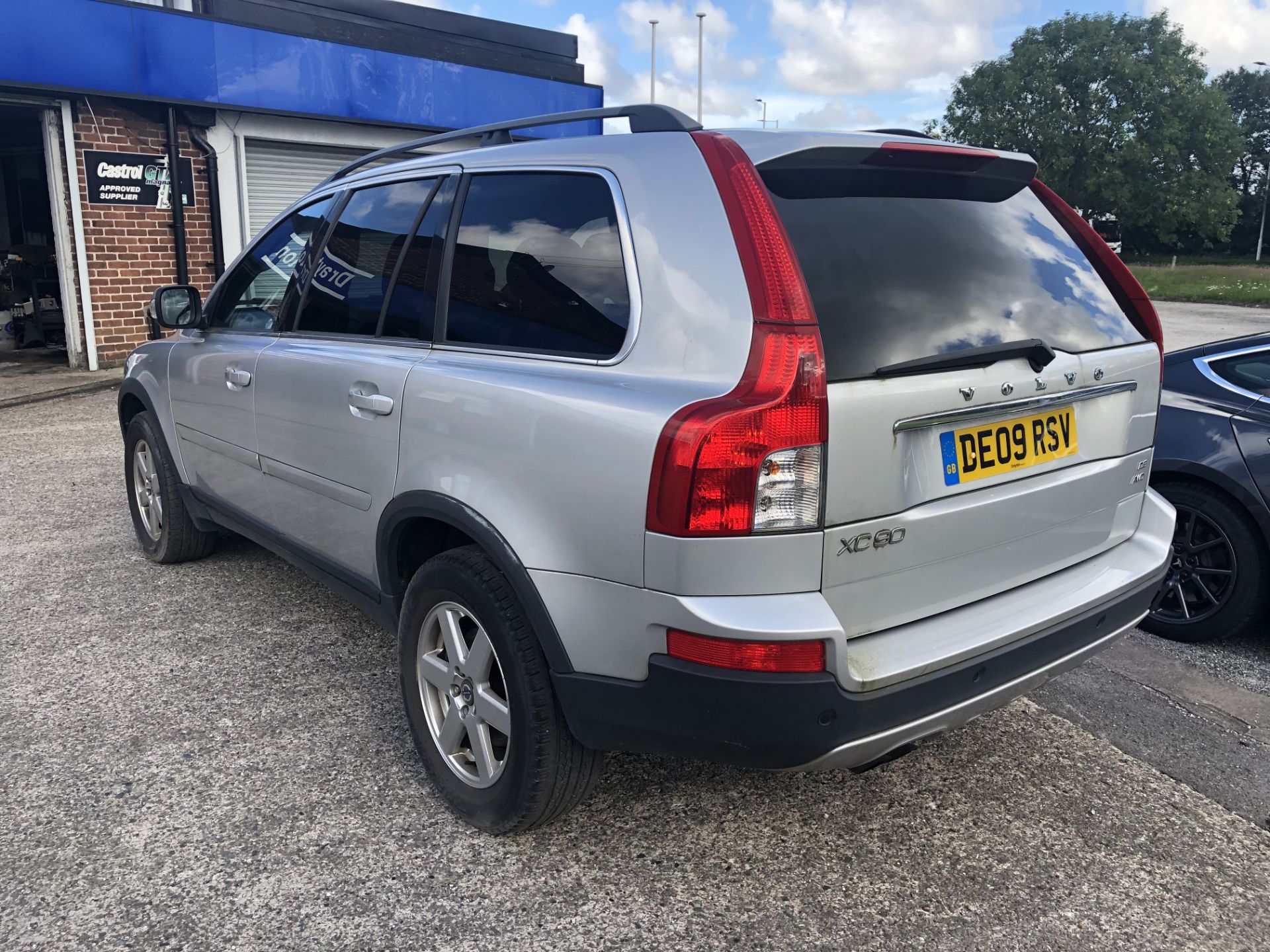 Volvo XC90 Active AWD D5 | Reg: DE09 RSV | Mileage: 82,000 - Image 4 of 12