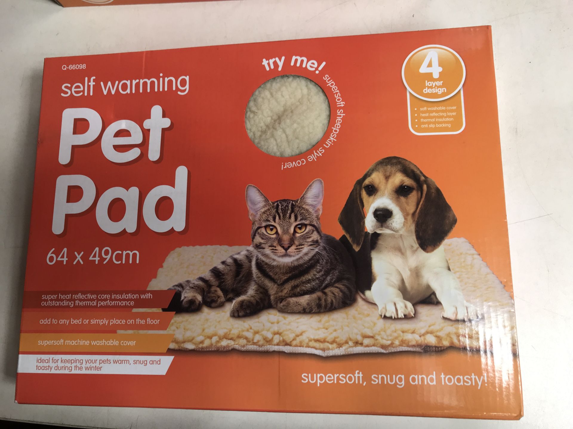 8 x Self Heating Pet Pads | 64cm x 49cm - Image 2 of 3