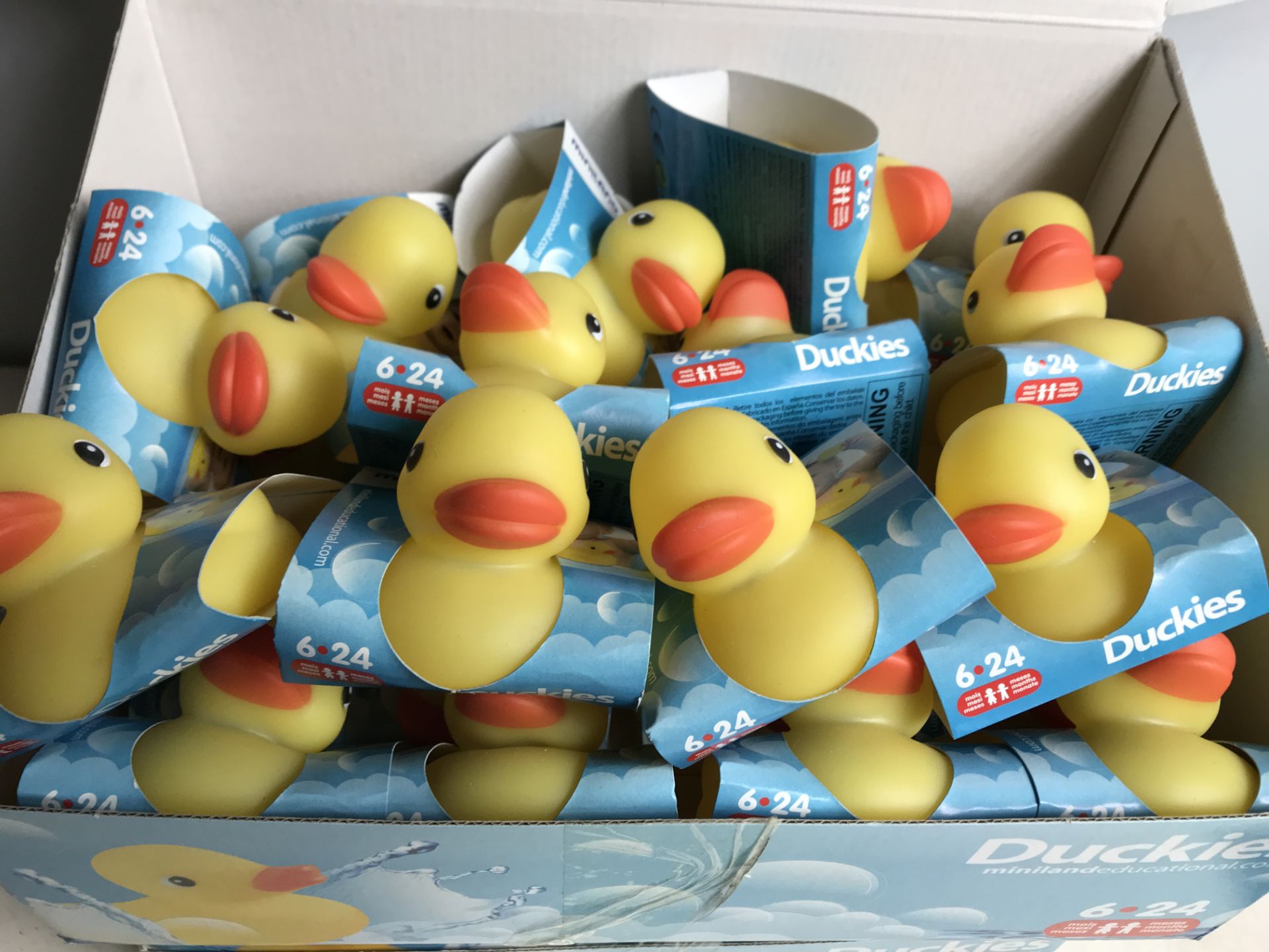 48 x Yellow Rubber Ducks - Image 2 of 2