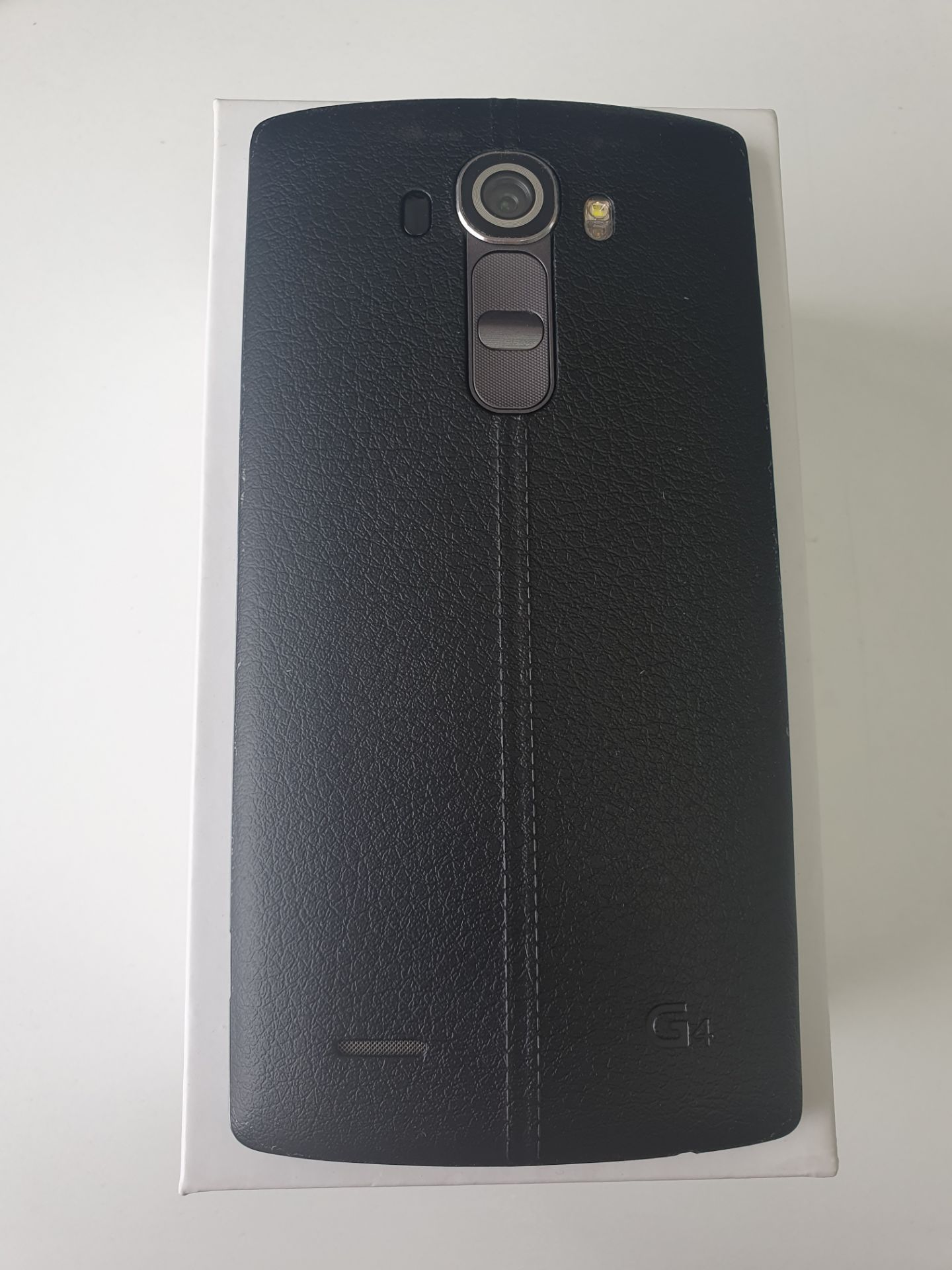 Ex-Display LG G4 Smartphone - Image 2 of 3