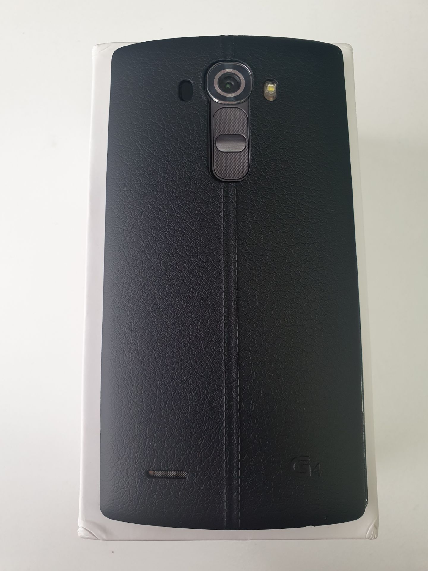 Ex-Display LG G4 Smartphone - Image 2 of 3