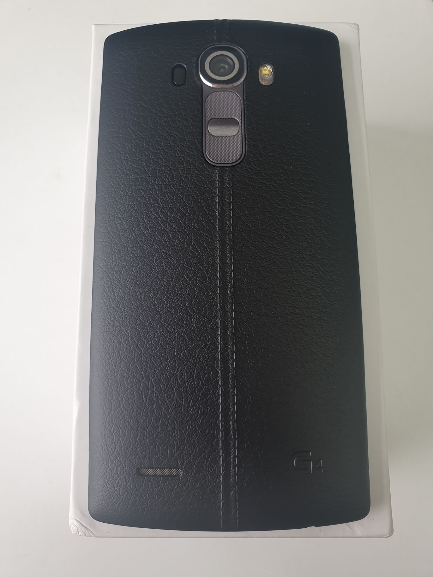 Ex-Display LG G4 Smartphone - Image 2 of 3