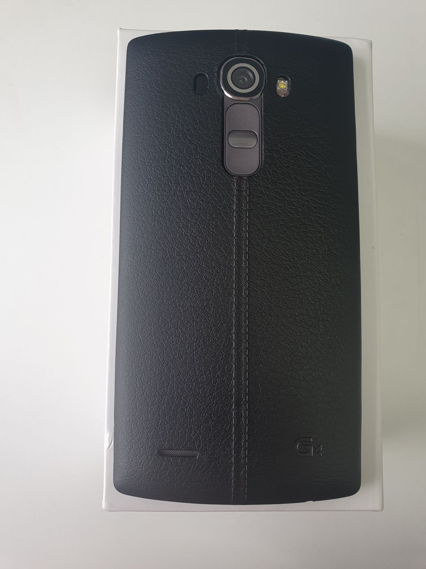 Ex-Display LG G4 Smartphone - Image 2 of 3