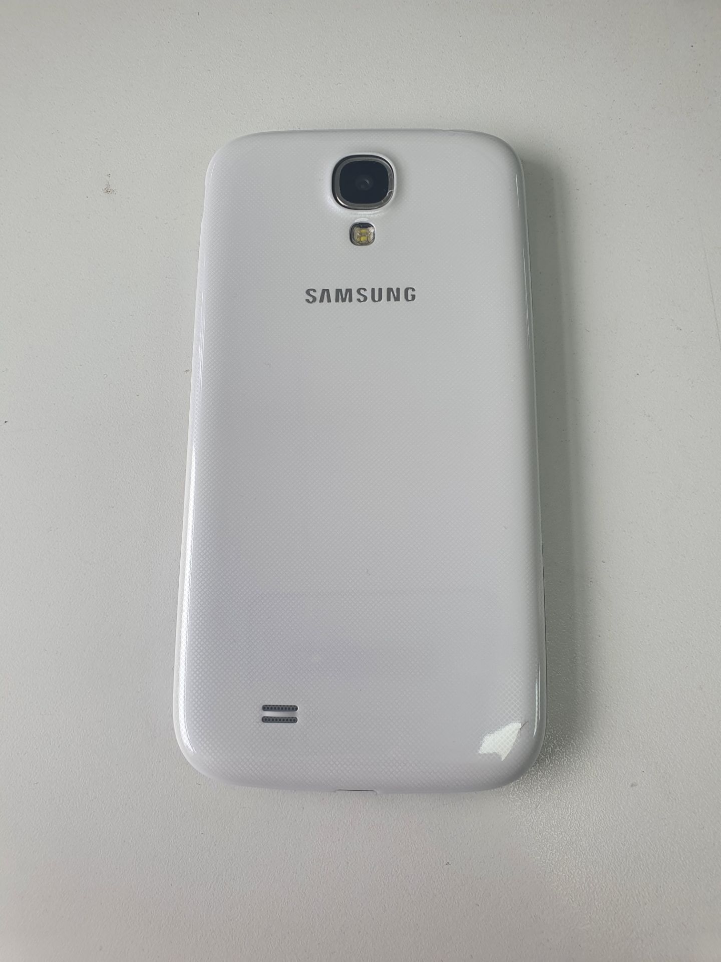 Ex-Display Samsung Galaxy S4 - Image 2 of 2