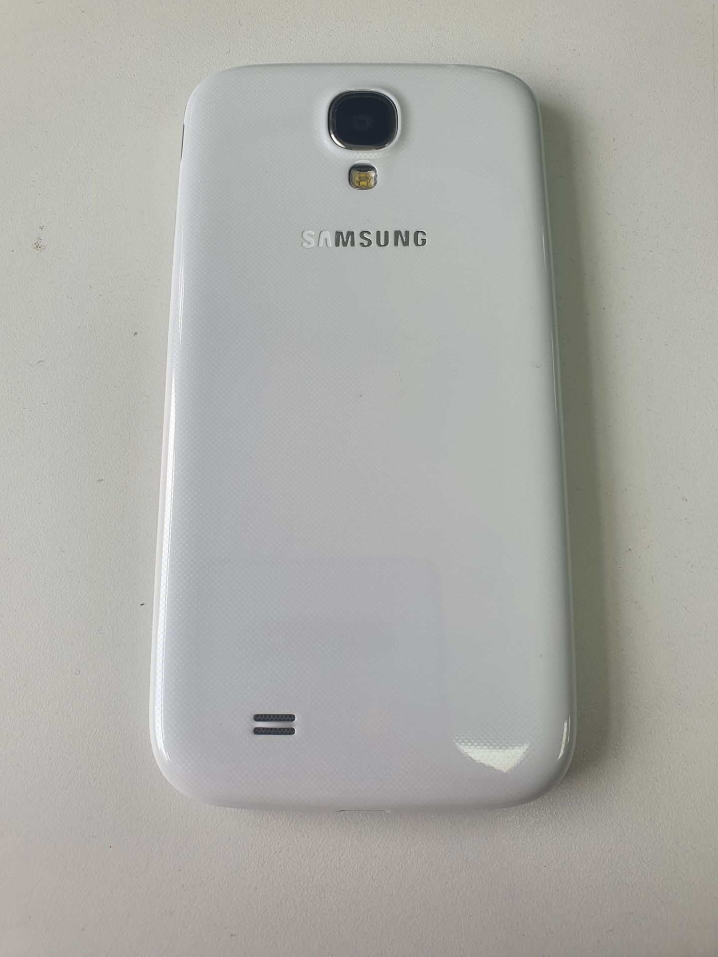 Ex-Display Samsung Galaxy S4 - Image 2 of 2