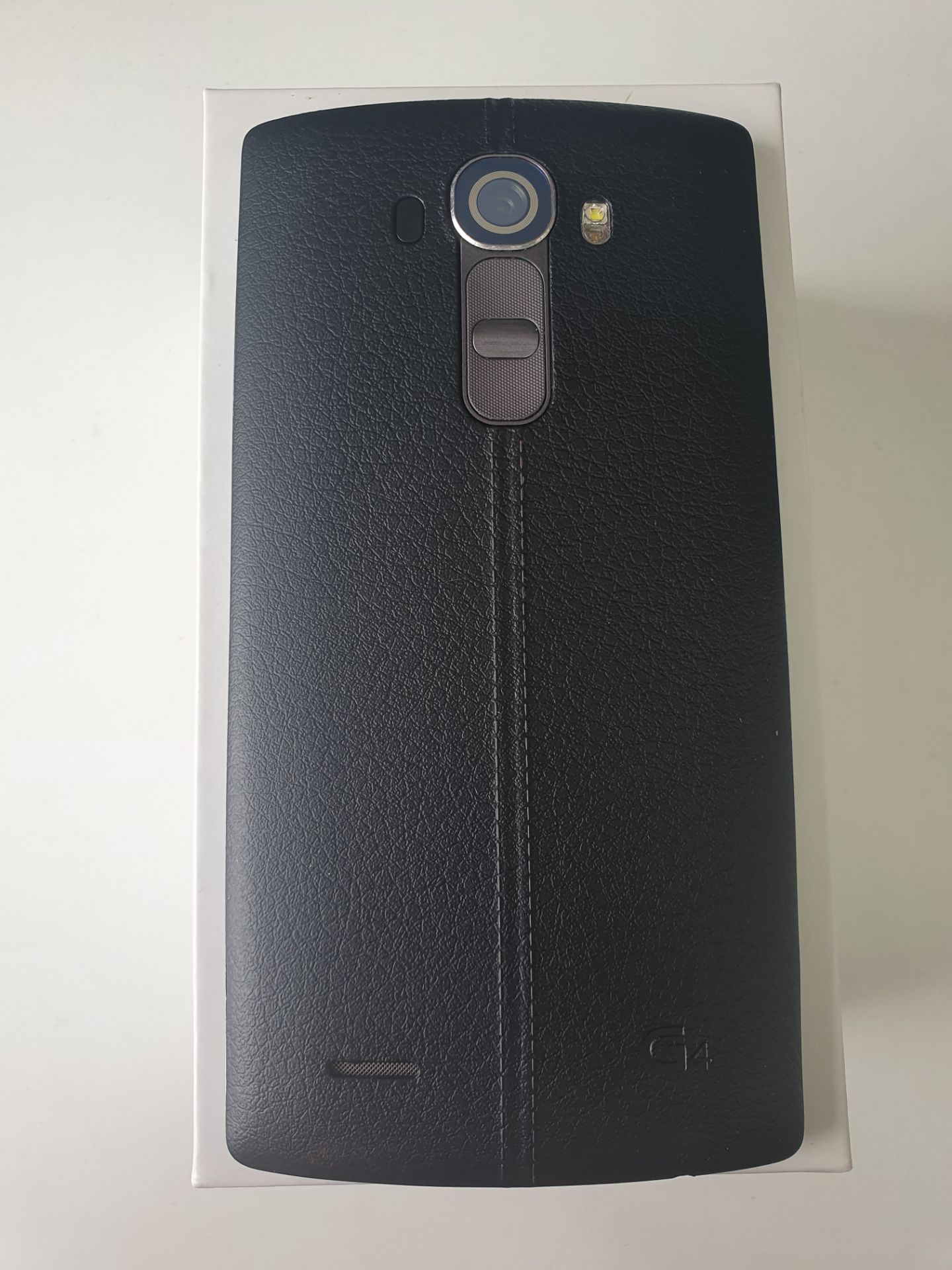 Ex-Display LG G4 Smartphone - Image 2 of 2