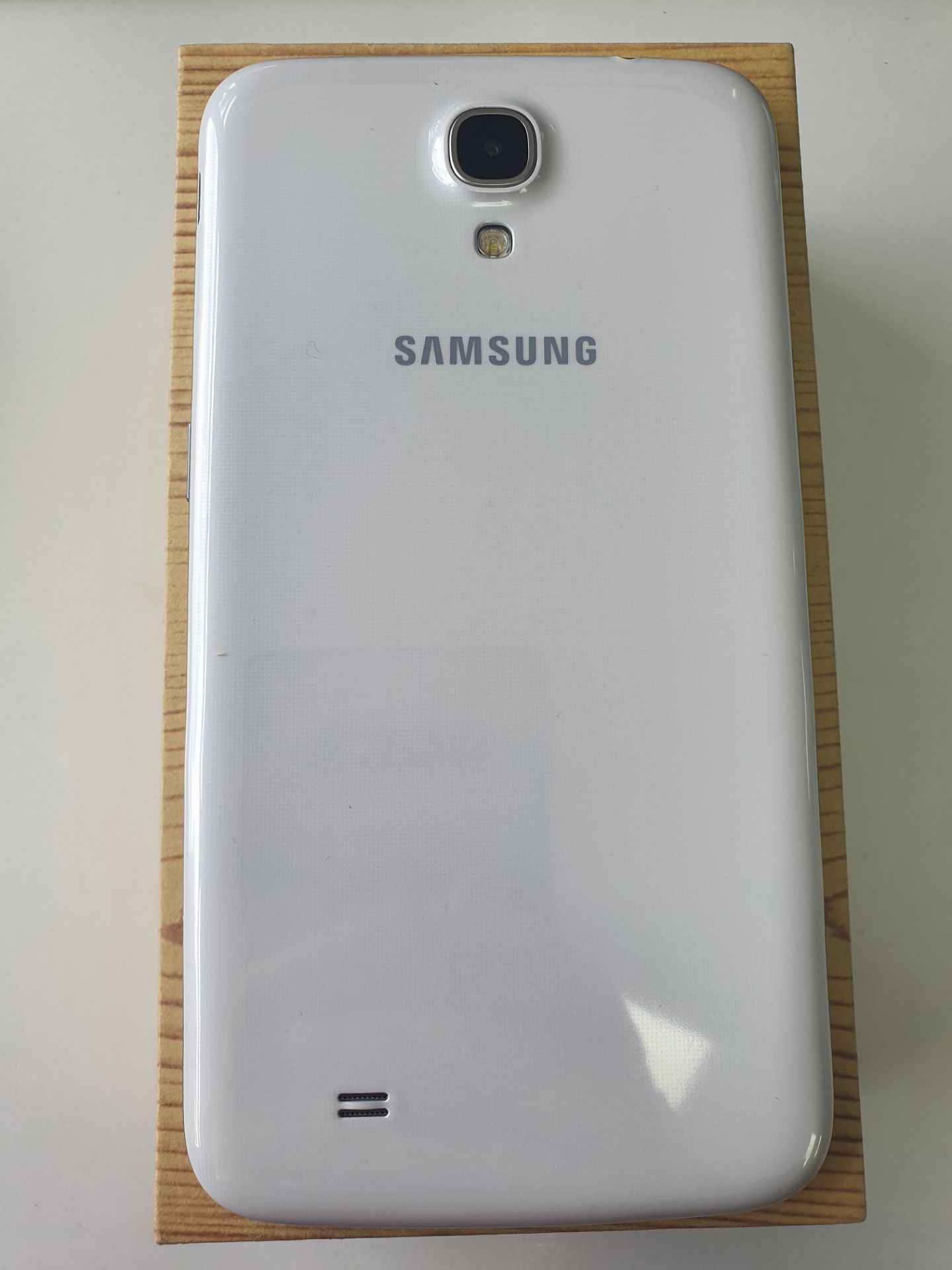 Ex-Display Samsung Galaxy Mega 6.3 - Image 2 of 2