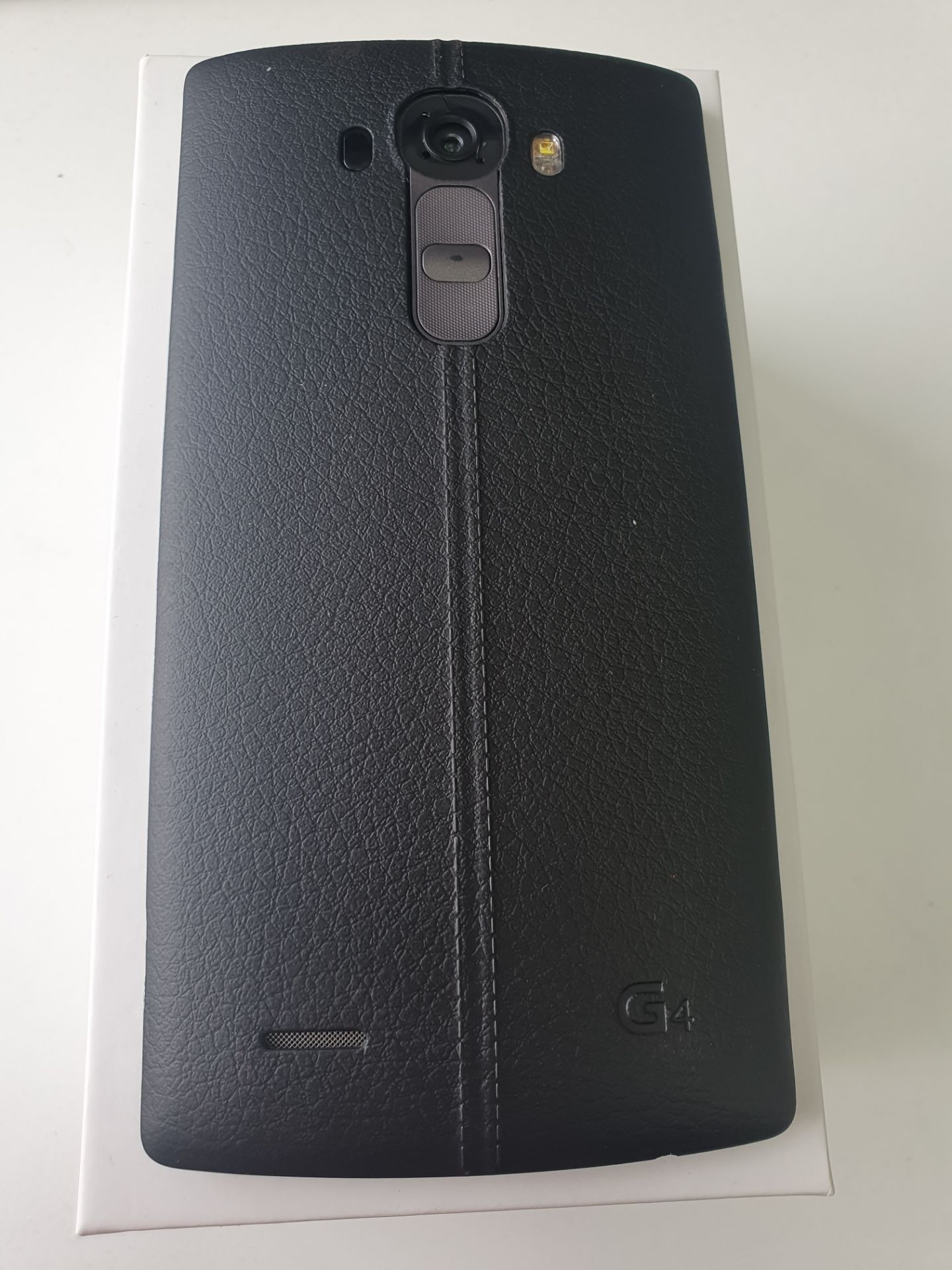 Ex-Display LG G4 Smartphone - Image 2 of 3