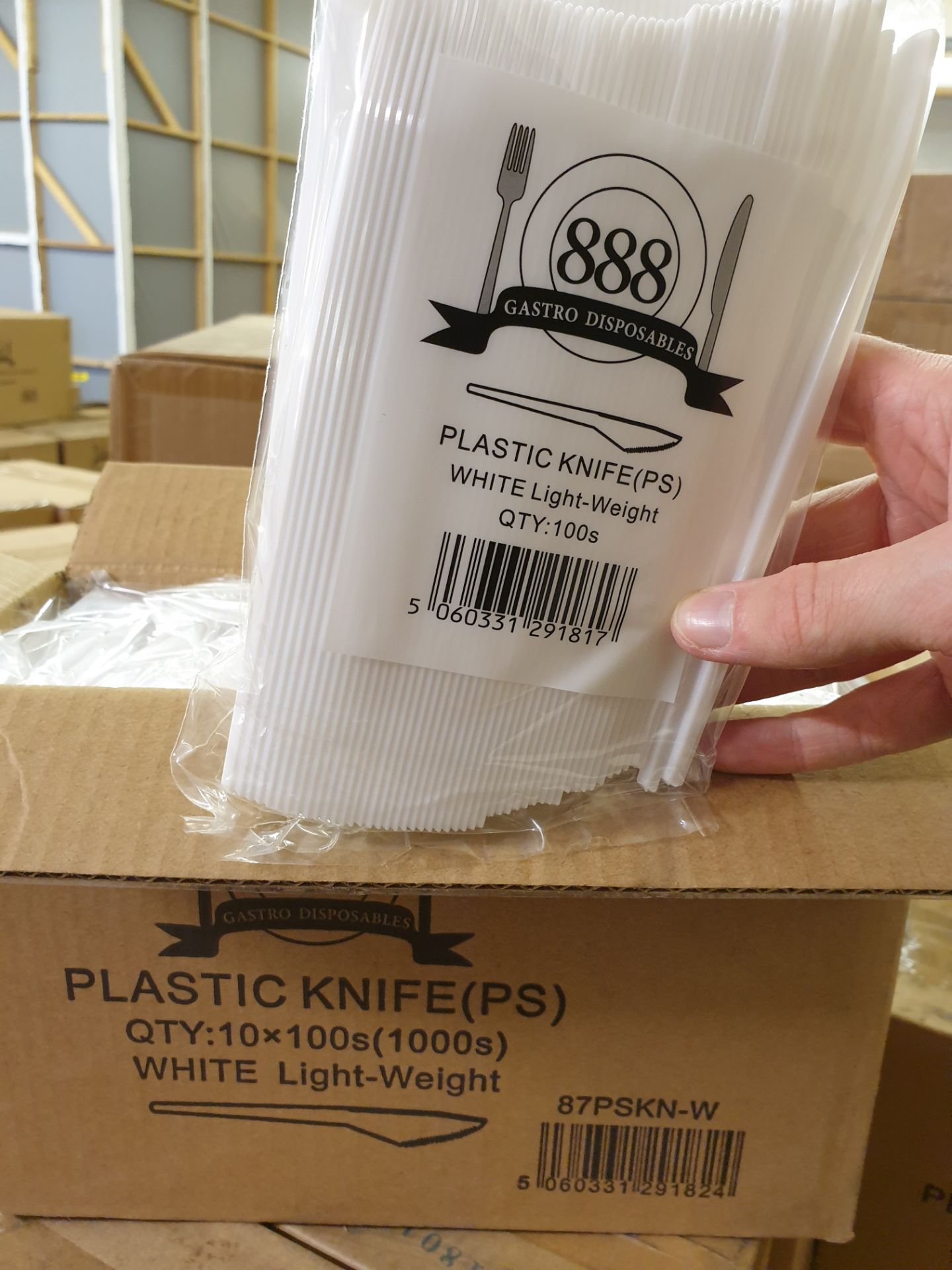 5 x Boxes of 1000 White Plastic Knives by 888 Gastro Disposables