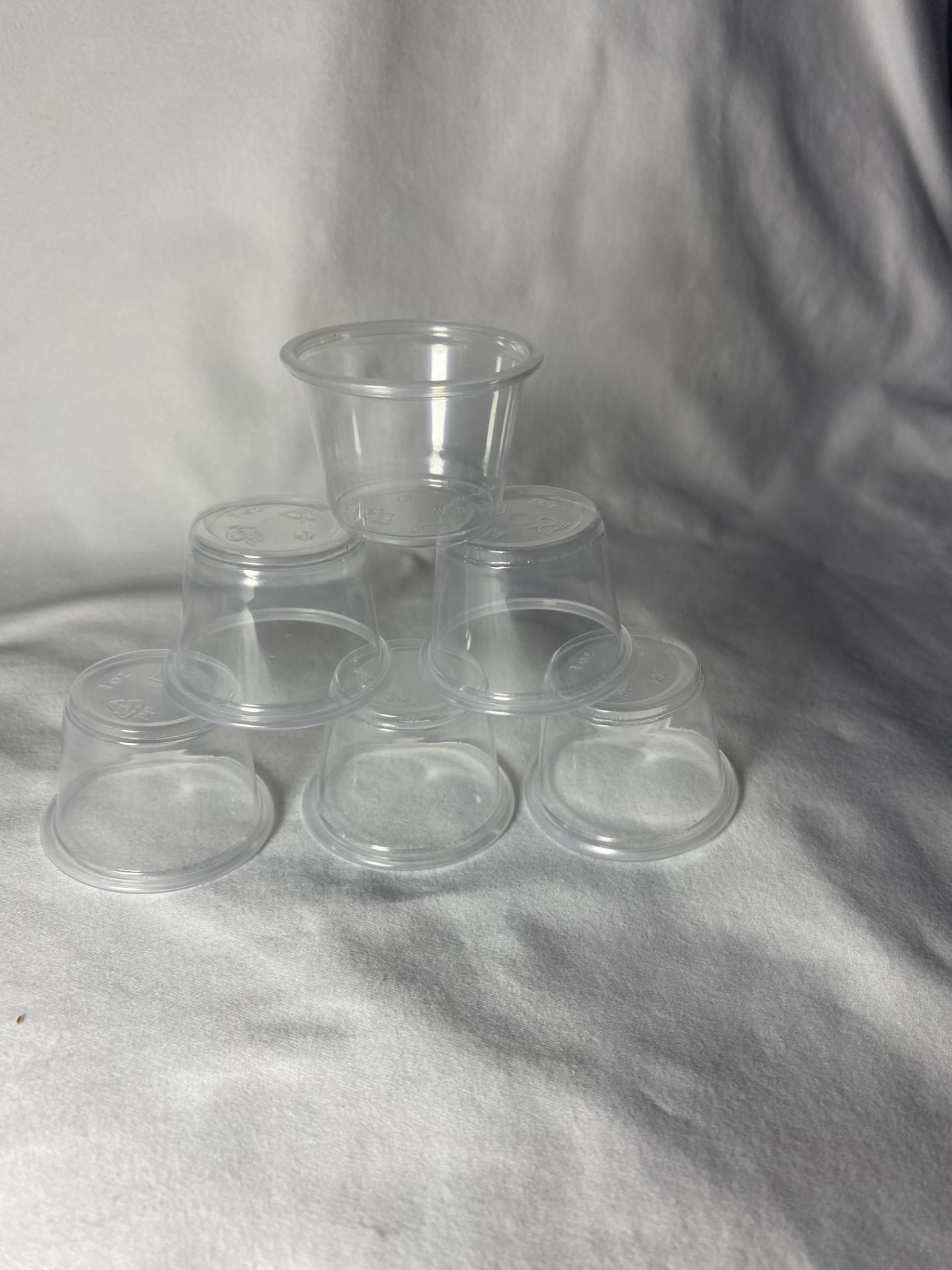 1 x Box of Portion Cups & 1 Box of Lids by Value Choice - Image 3 of 4