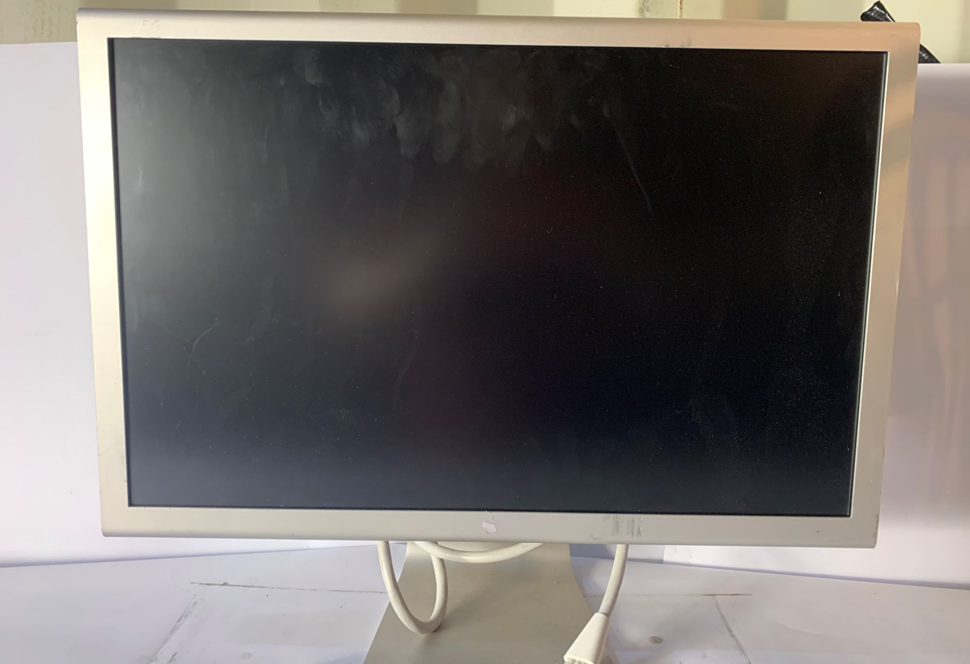 Apple A1082 Cinema Display 23-Inch Monitor