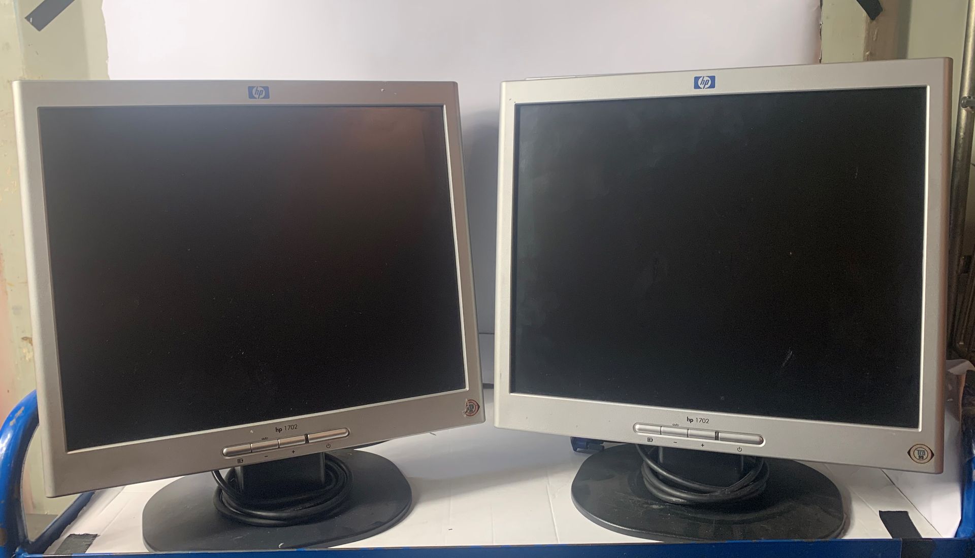 6 x HP 1702 17'' Computer Monitors