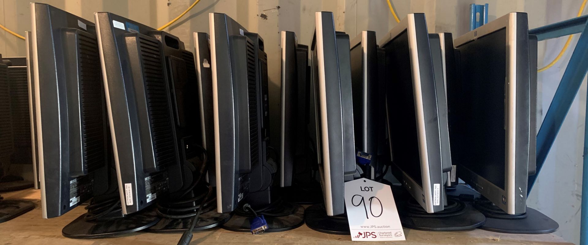 12 x HP 1902 19'' Computer Monitors